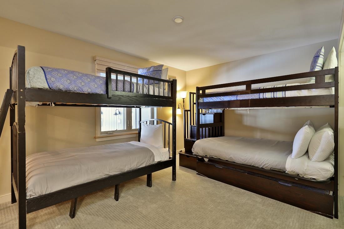 82 Daybreak Drive Unit: J-203