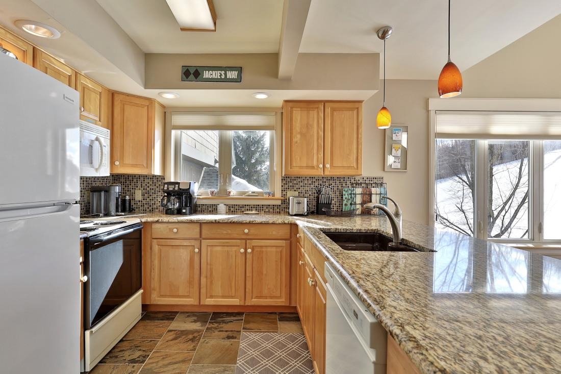 82 Daybreak Drive Unit: J-203