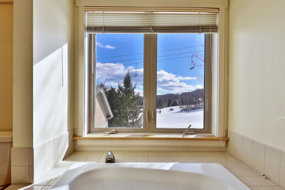 82 Daybreak Drive Unit: J-203