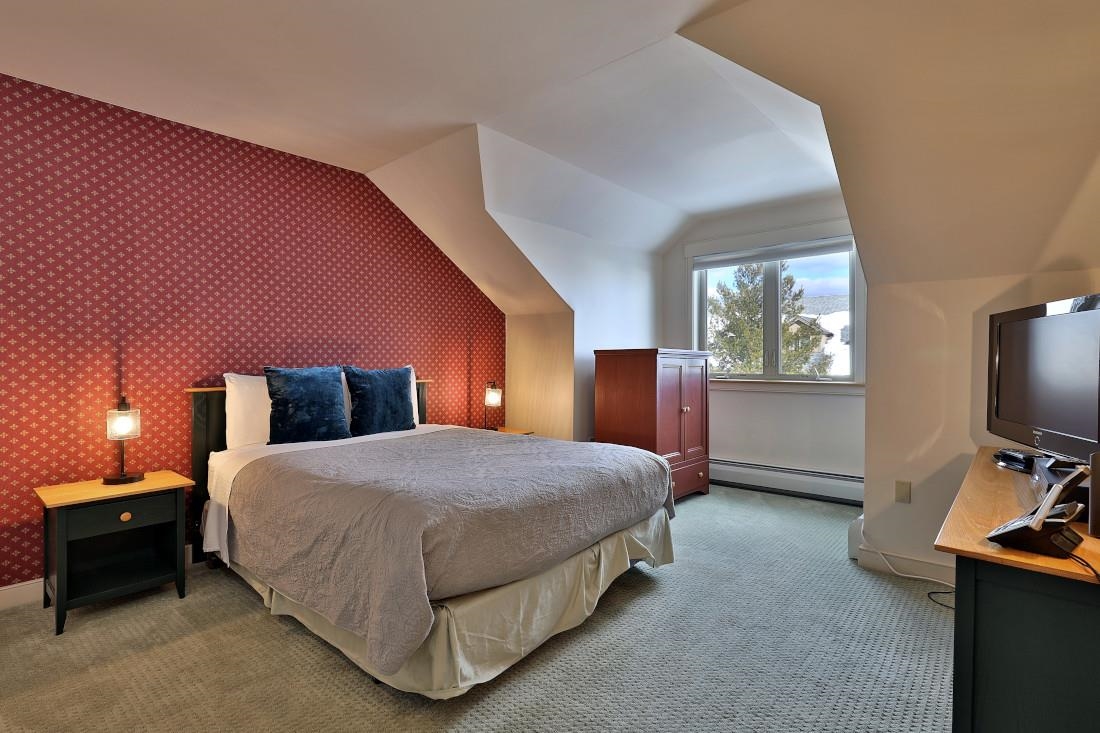 82 Daybreak Drive Unit: J-203