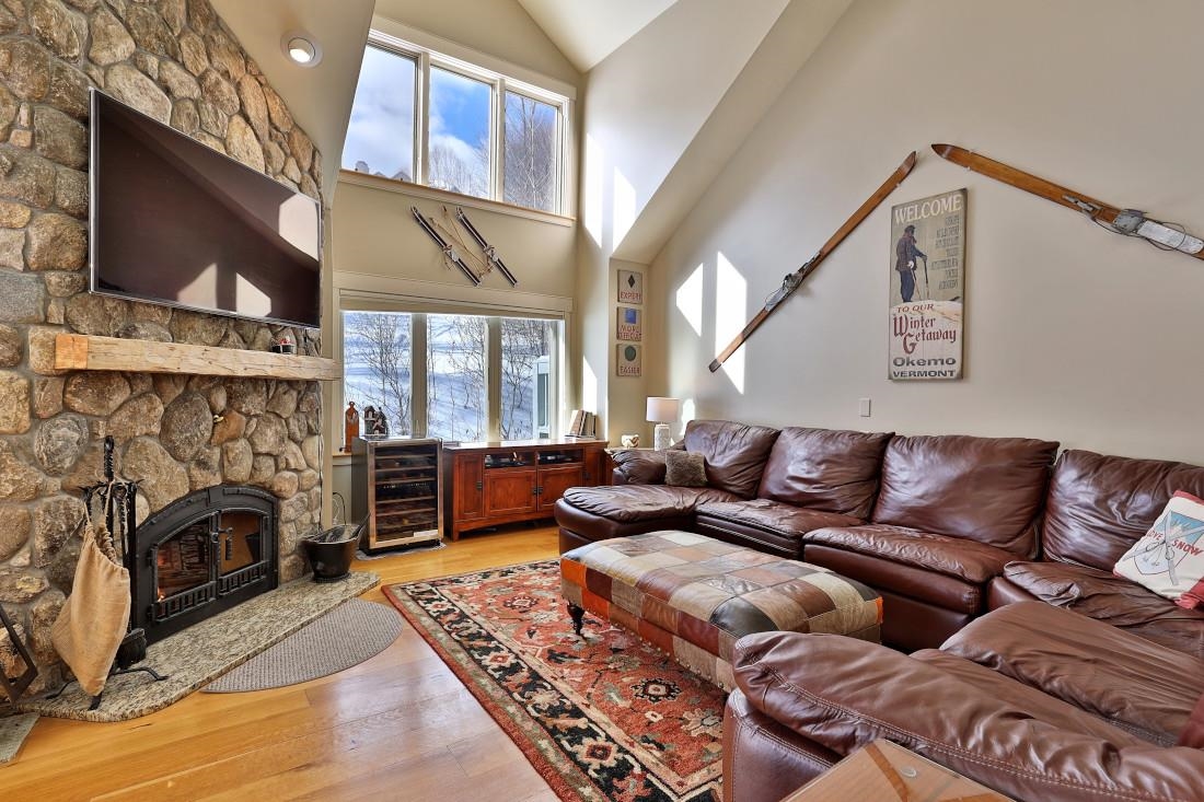 82 Daybreak Drive Unit: J-203