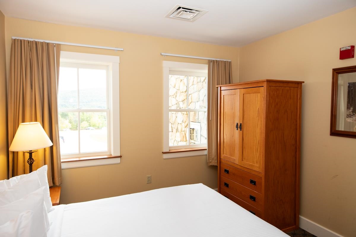 246/248 Qtr. I I I Jackson Gore Inn