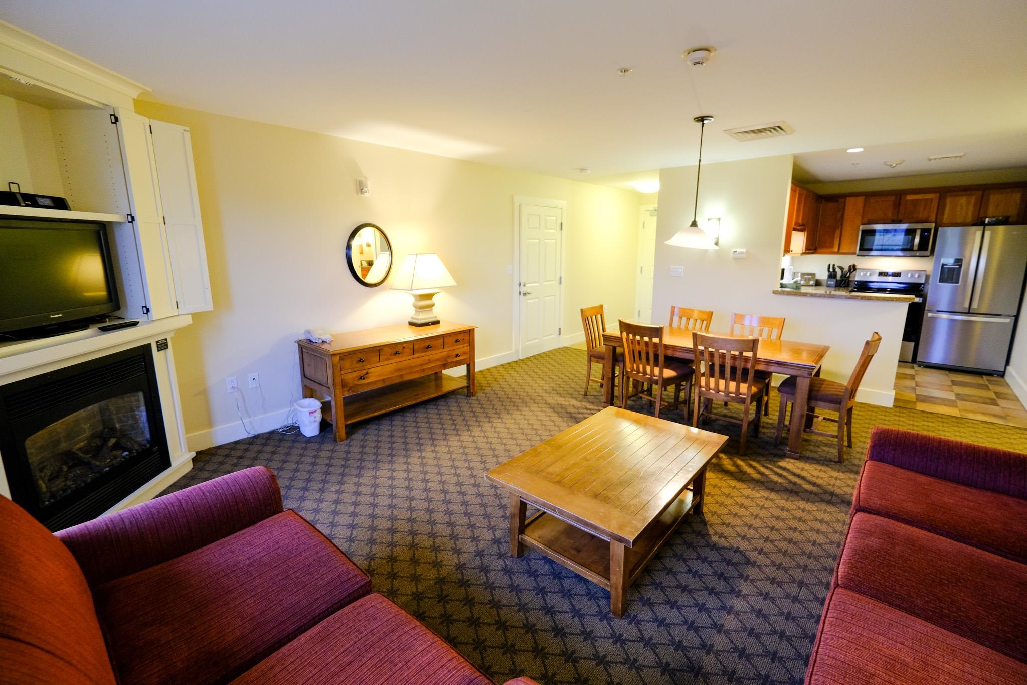 702/704 Jackson Gore Adams House Unit: 702/704 QIII