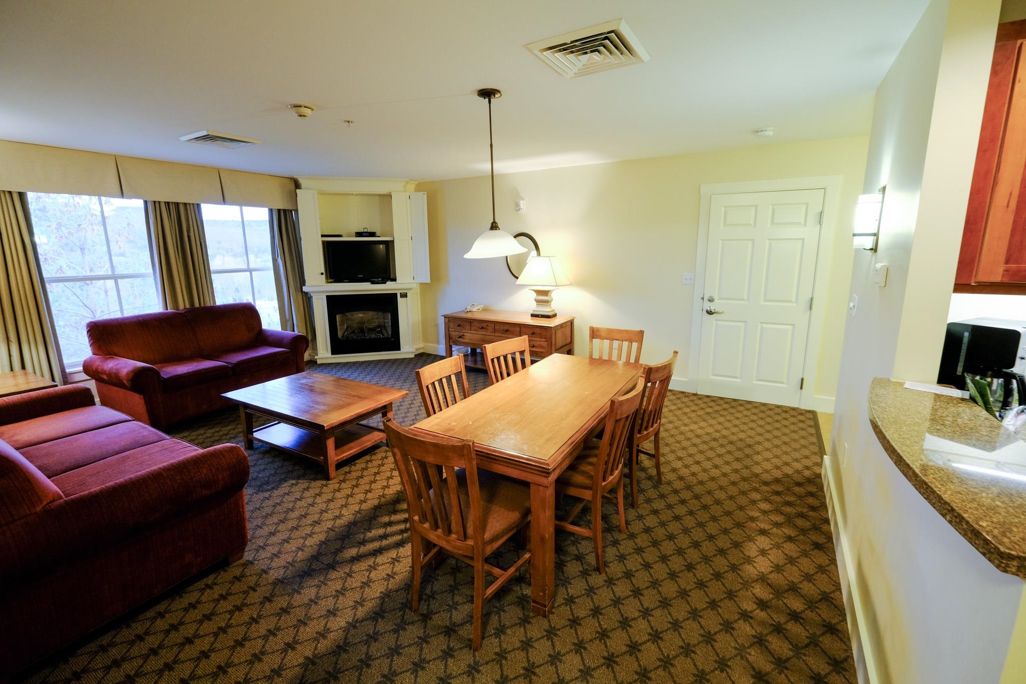 702/704 Jackson Gore Adams House Unit: 702/704 QIII