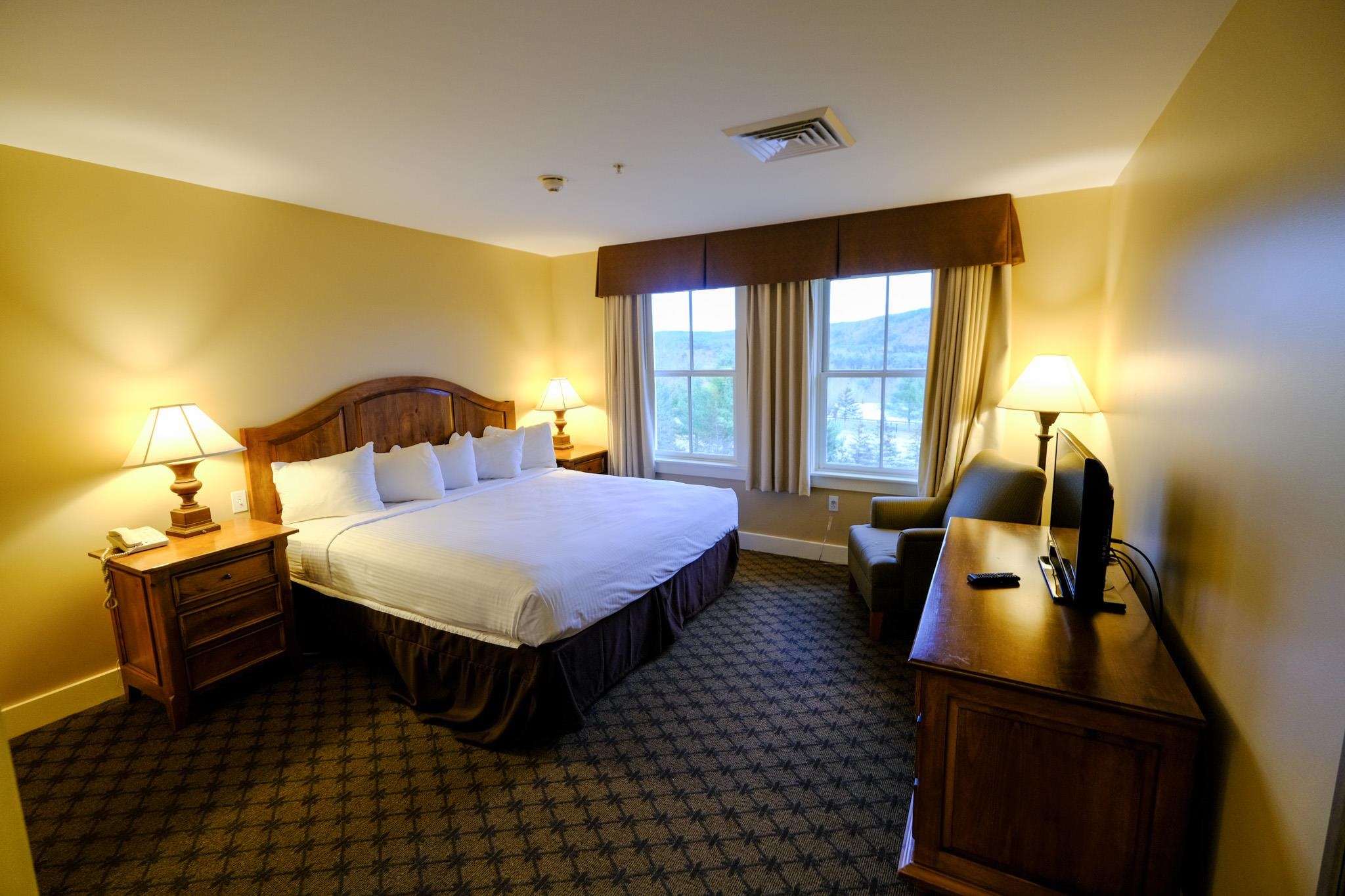 702/704 Jackson Gore Adams House Unit: 702/704 QIII