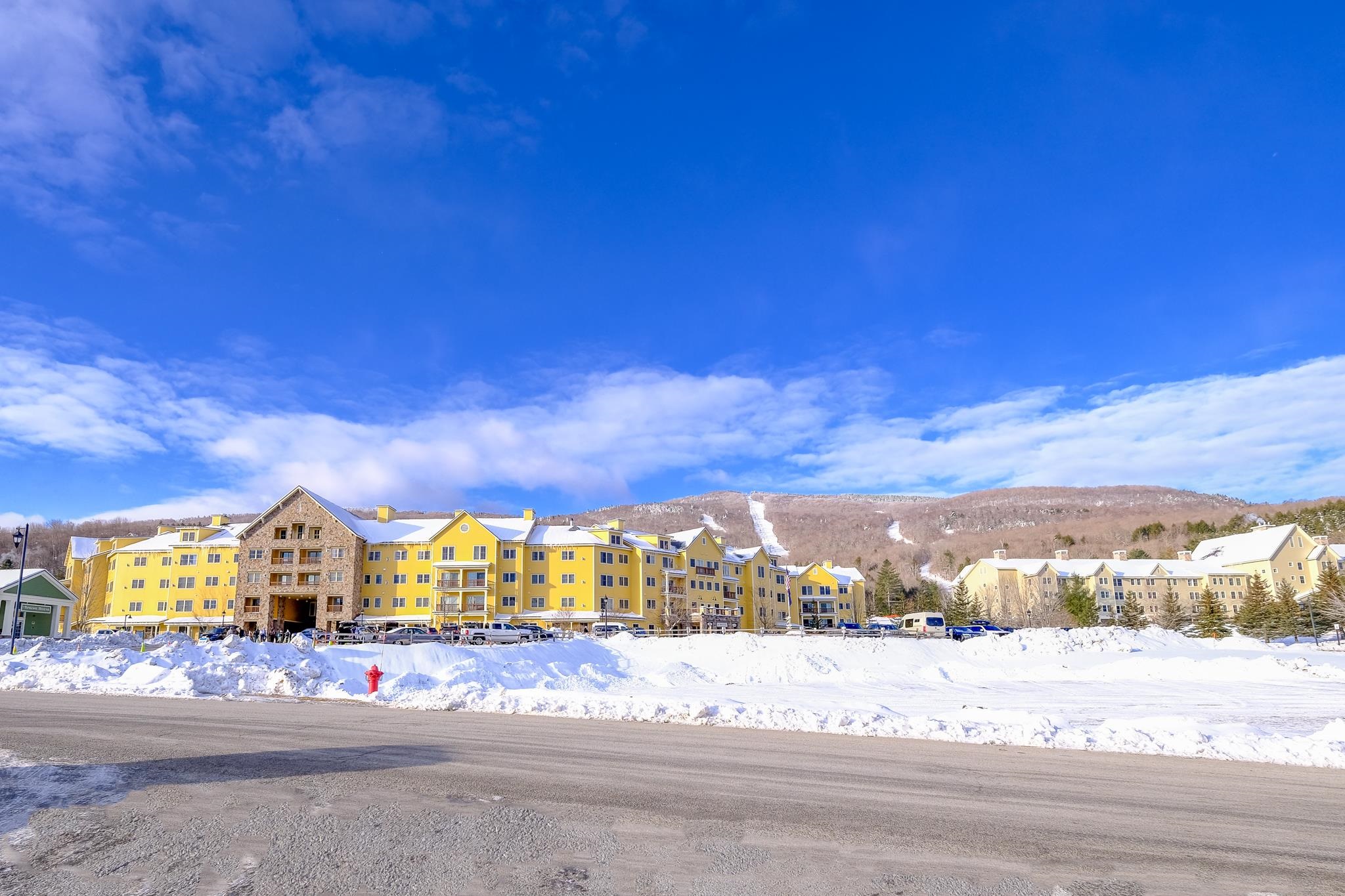 702/704 Jackson Gore Adams House Unit: 702/704 QIII