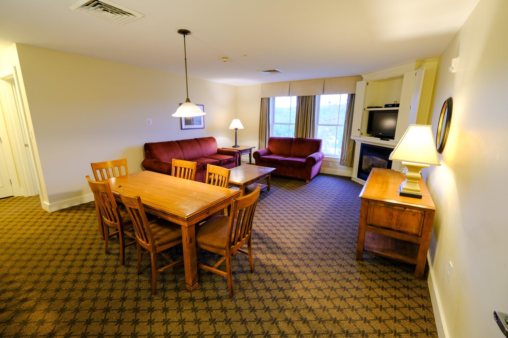 702/704 Jackson Gore Adams House Unit: 702/704 QIII