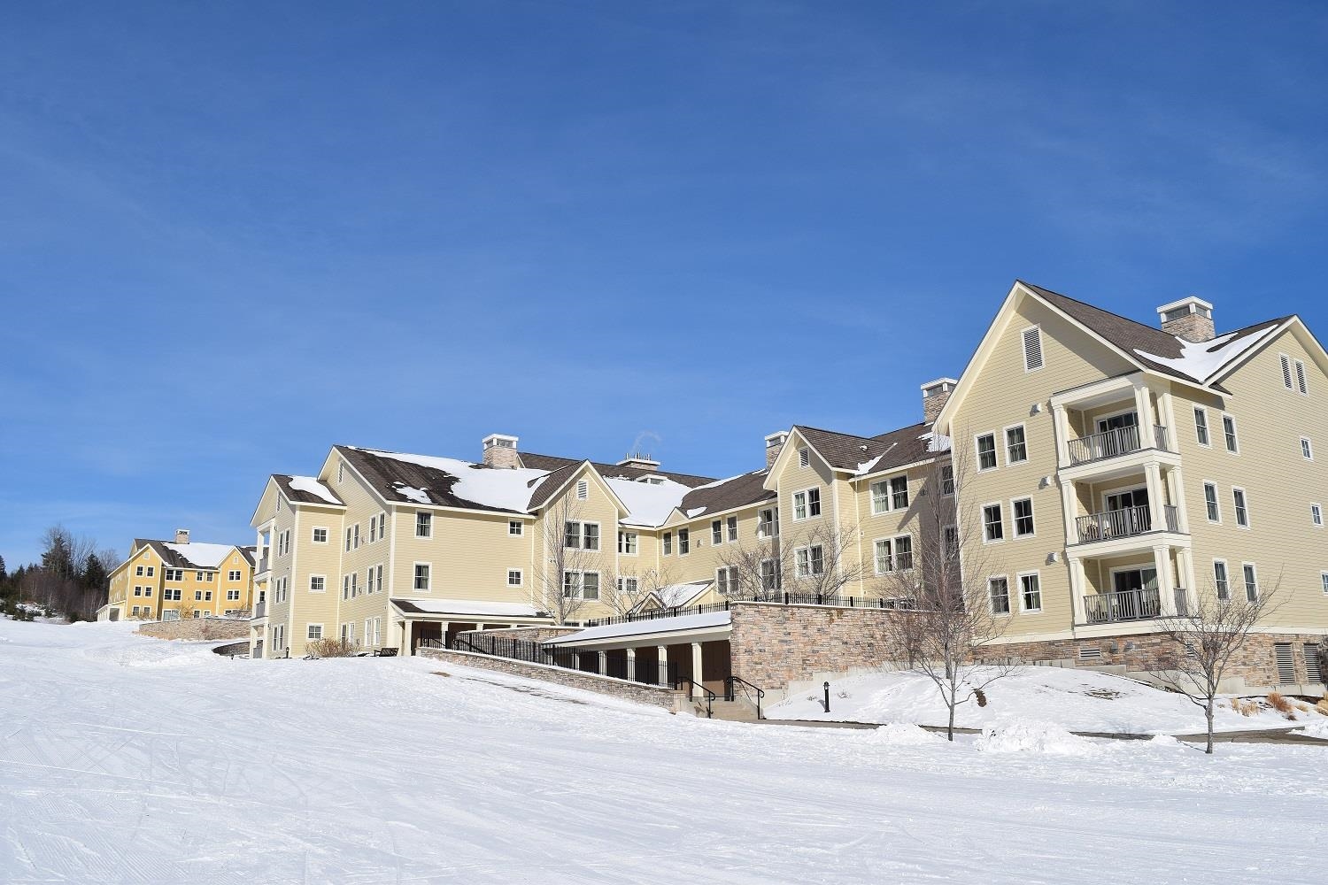 702/704 Jackson Gore Adams House Unit: 702/704 QIII