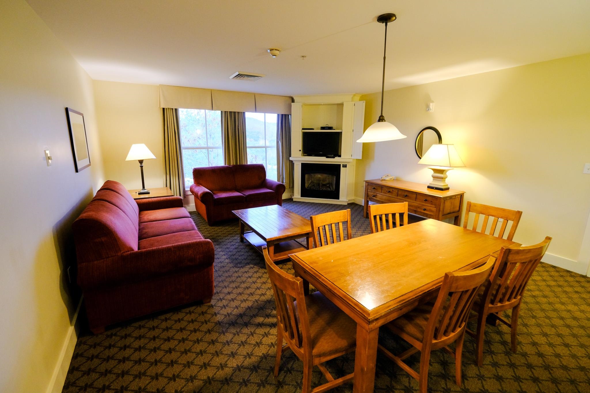 702/704 Jackson Gore Adams House Unit: 702/704 QIII