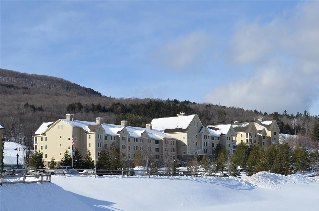 702/704 Jackson Gore Adams House Unit: 702/704 QIII