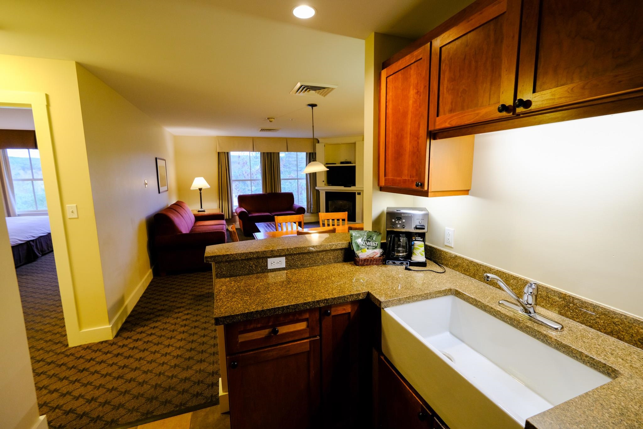 702/704 Jackson Gore Adams House Unit: 702/704 QIII