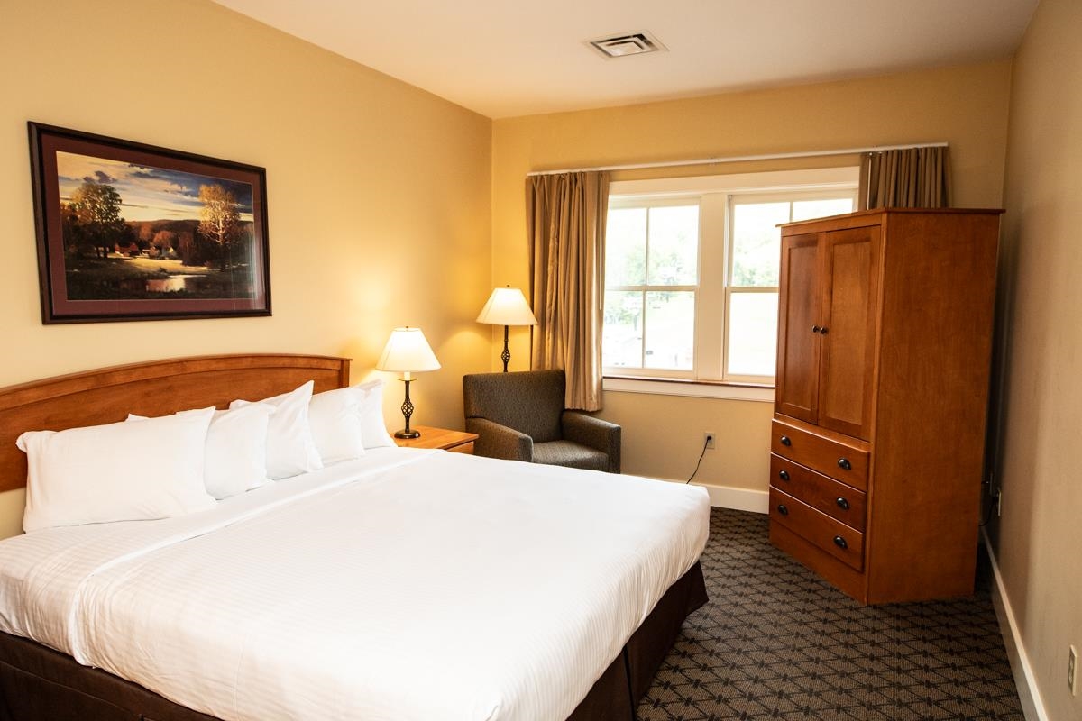 444/446 Qtr. I V Jackson Gore Inn