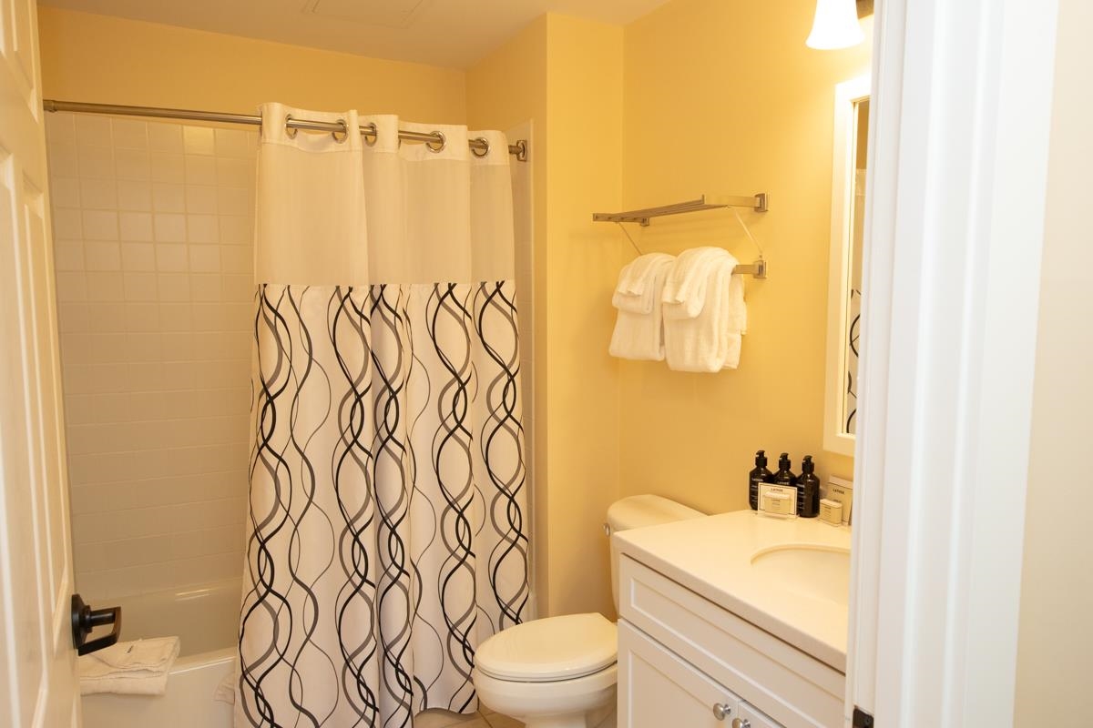 444/446 Qtr. I V Jackson Gore Inn