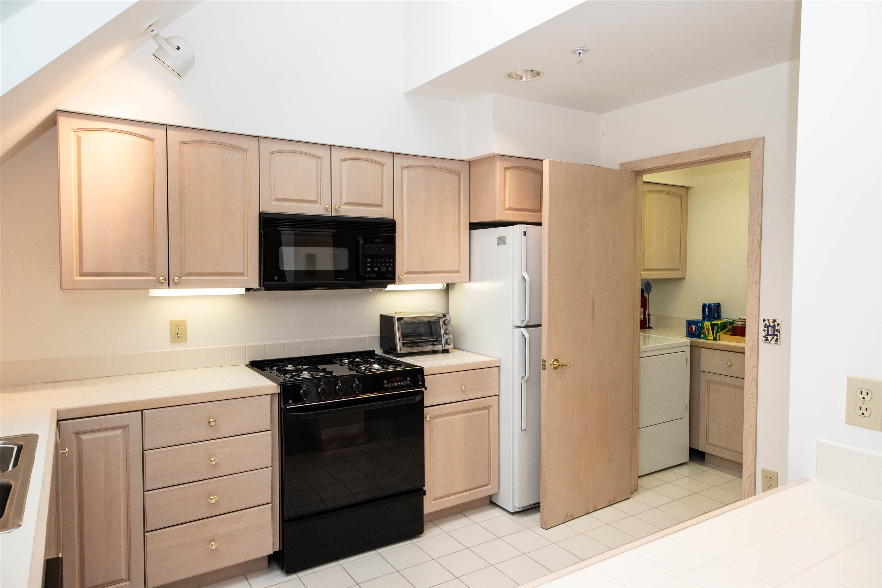 145 Ledgewood Road Unit: D7