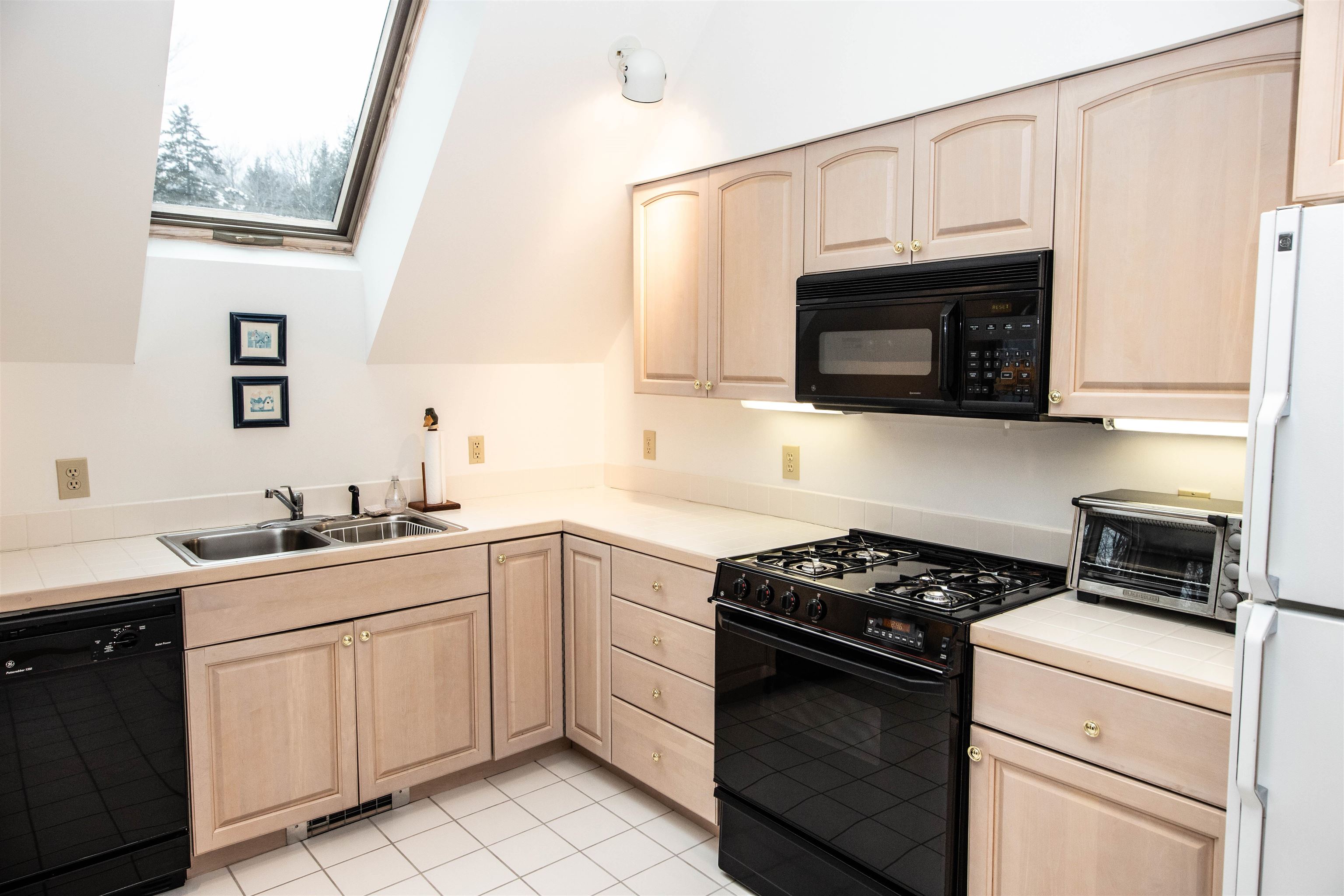 145 Ledgewood Road Unit: D7