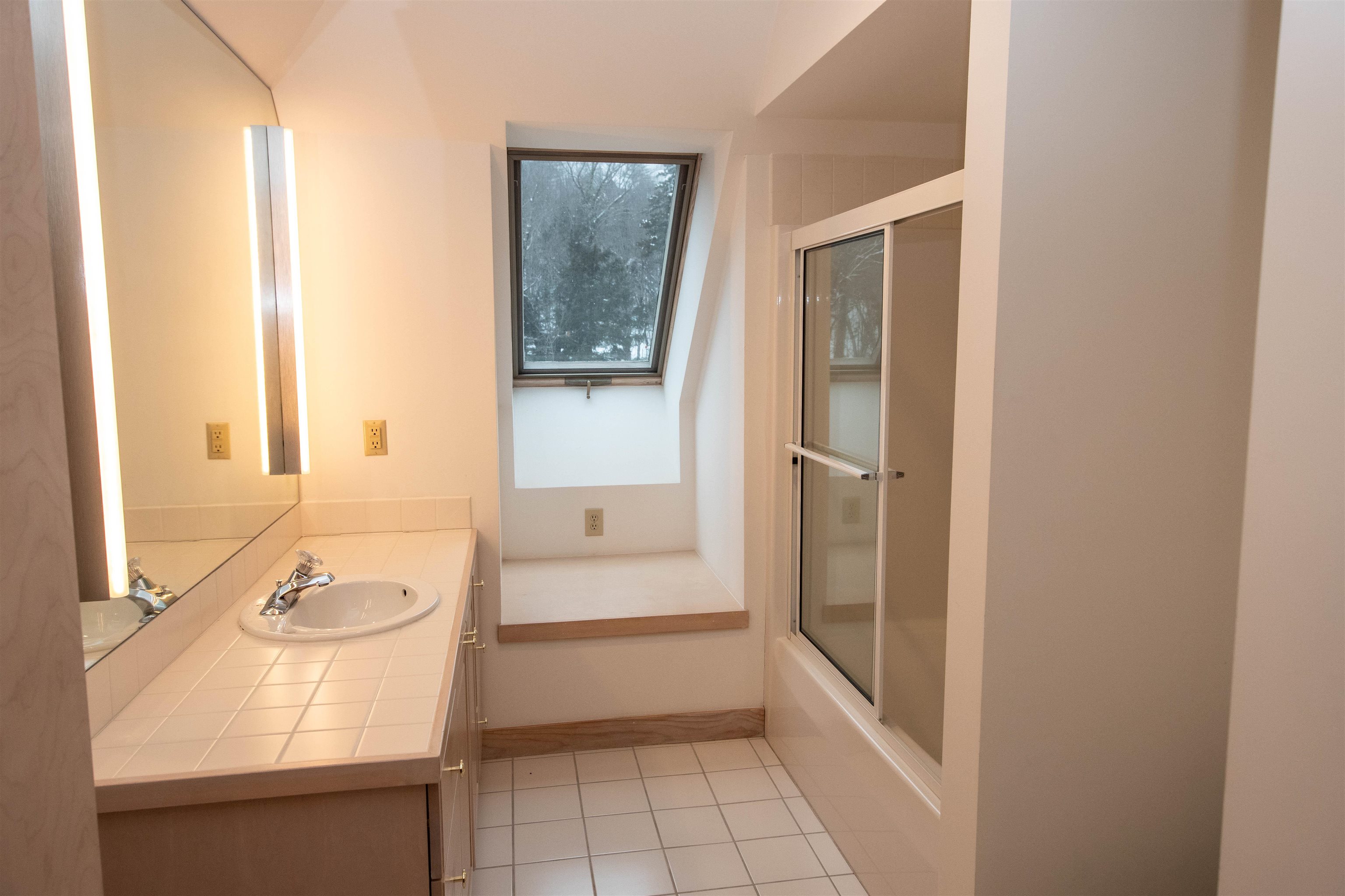 145 Ledgewood Road Unit: D7