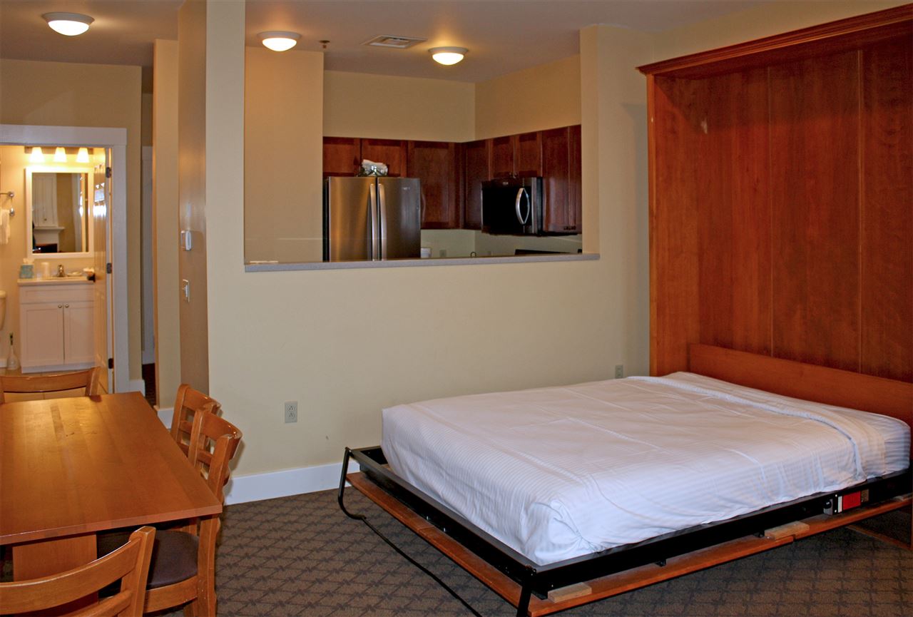 443 Qtr. I V Jackson Gore Inn