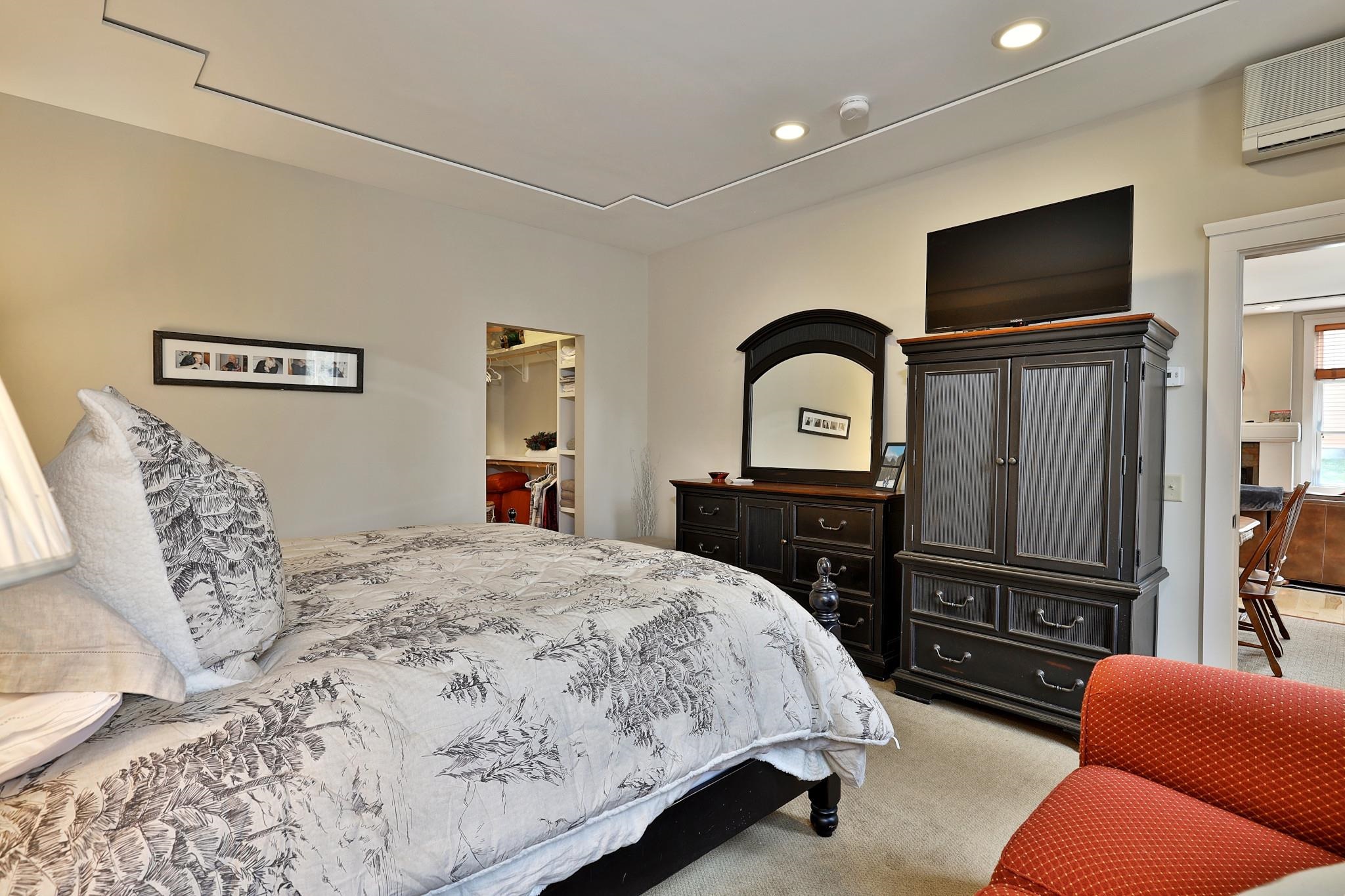 41 Parkhurst Road Unit: L-1