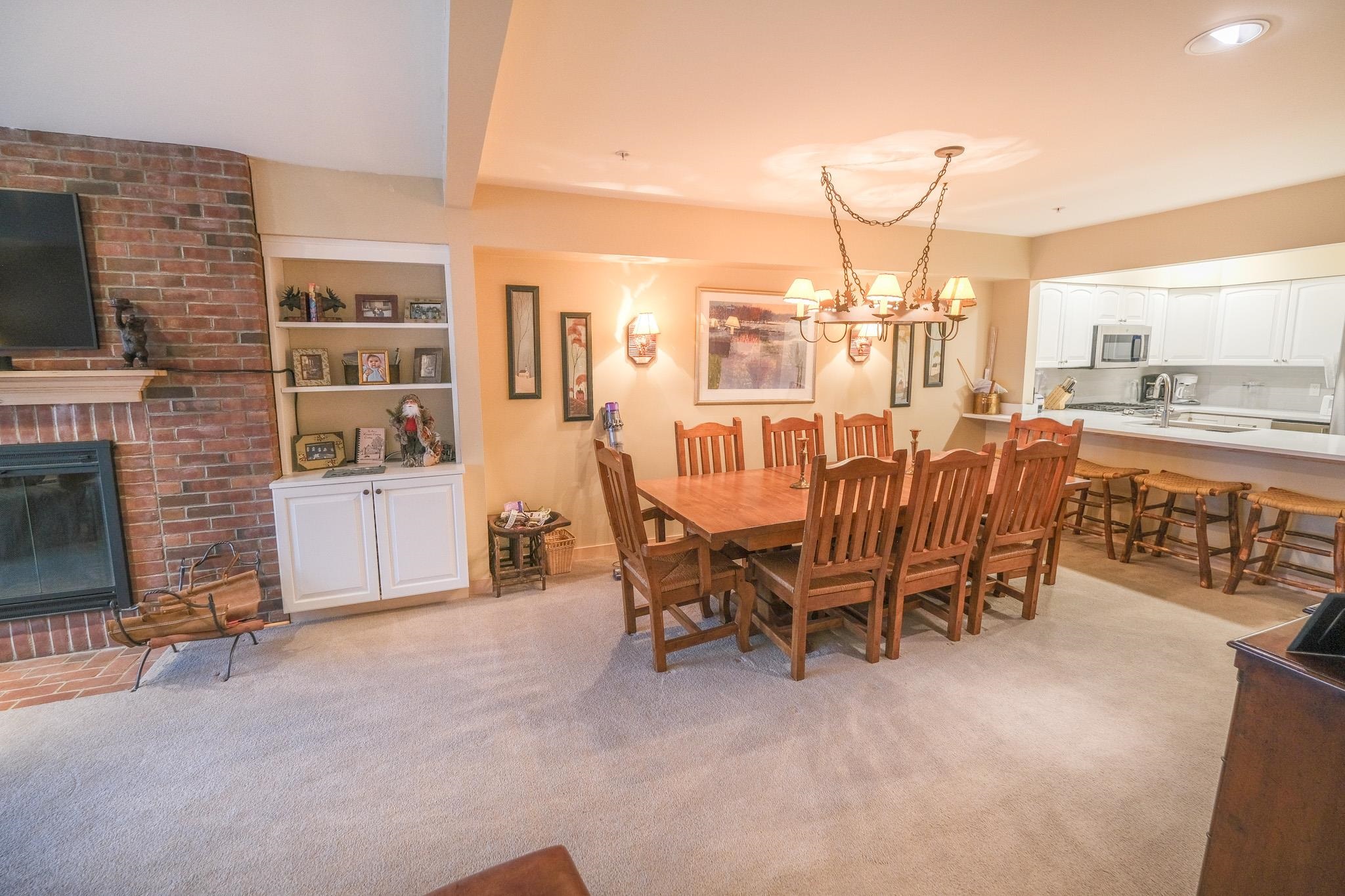 117 Ledgewood Road Unit: F4 w/ Garage