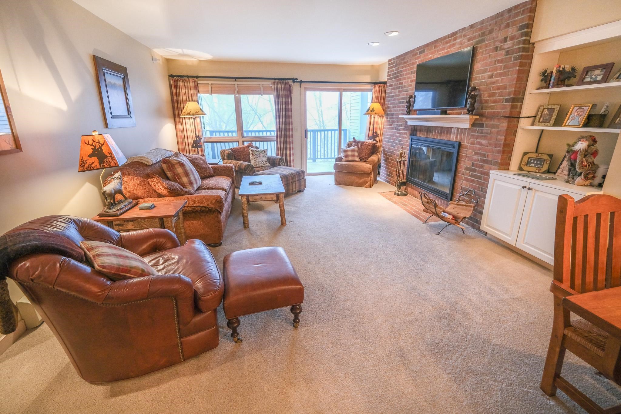 117 Ledgewood Road Unit: F4 w/ Garage