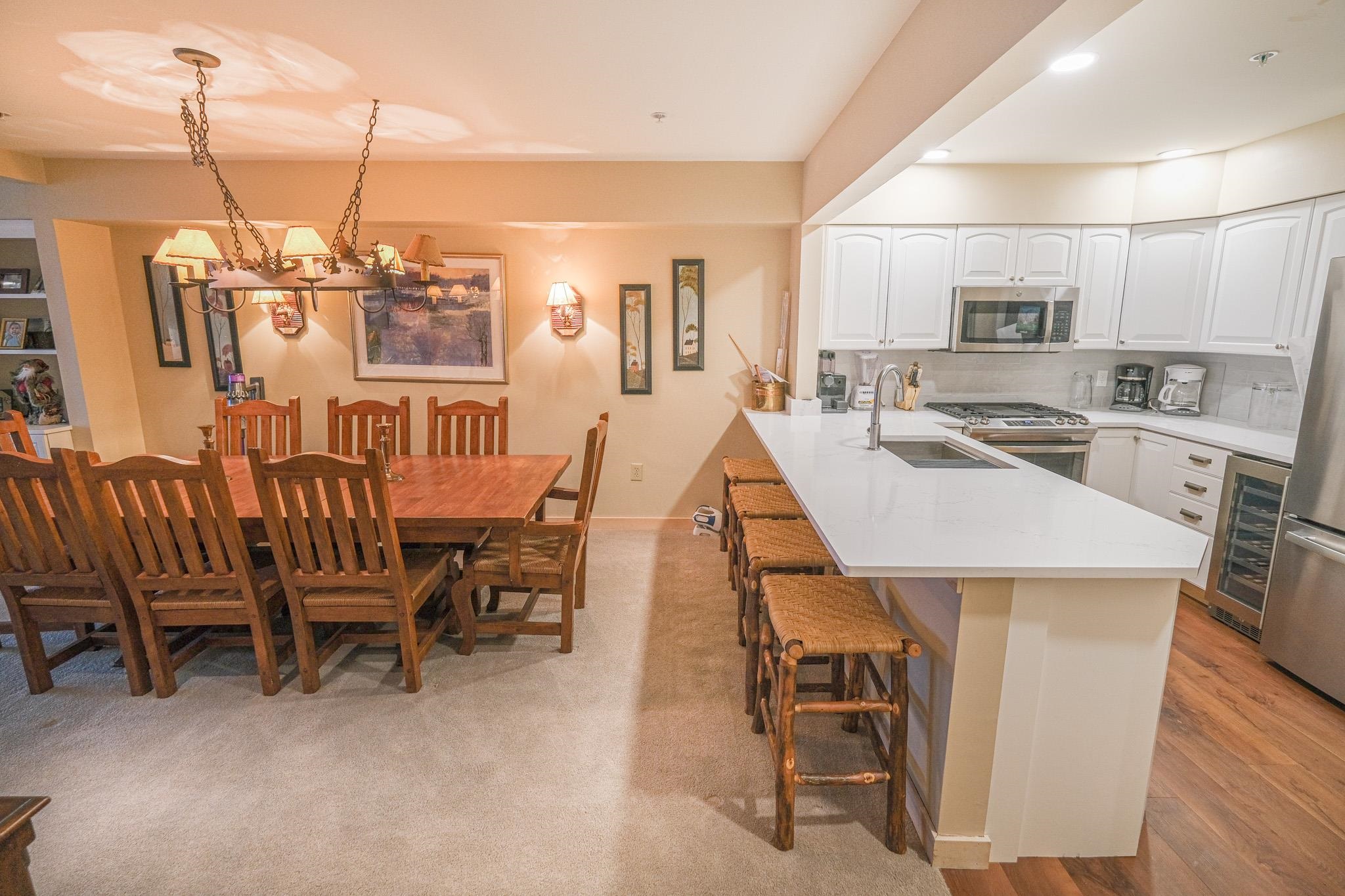 117 Ledgewood Road Unit: F4 w/ Garage