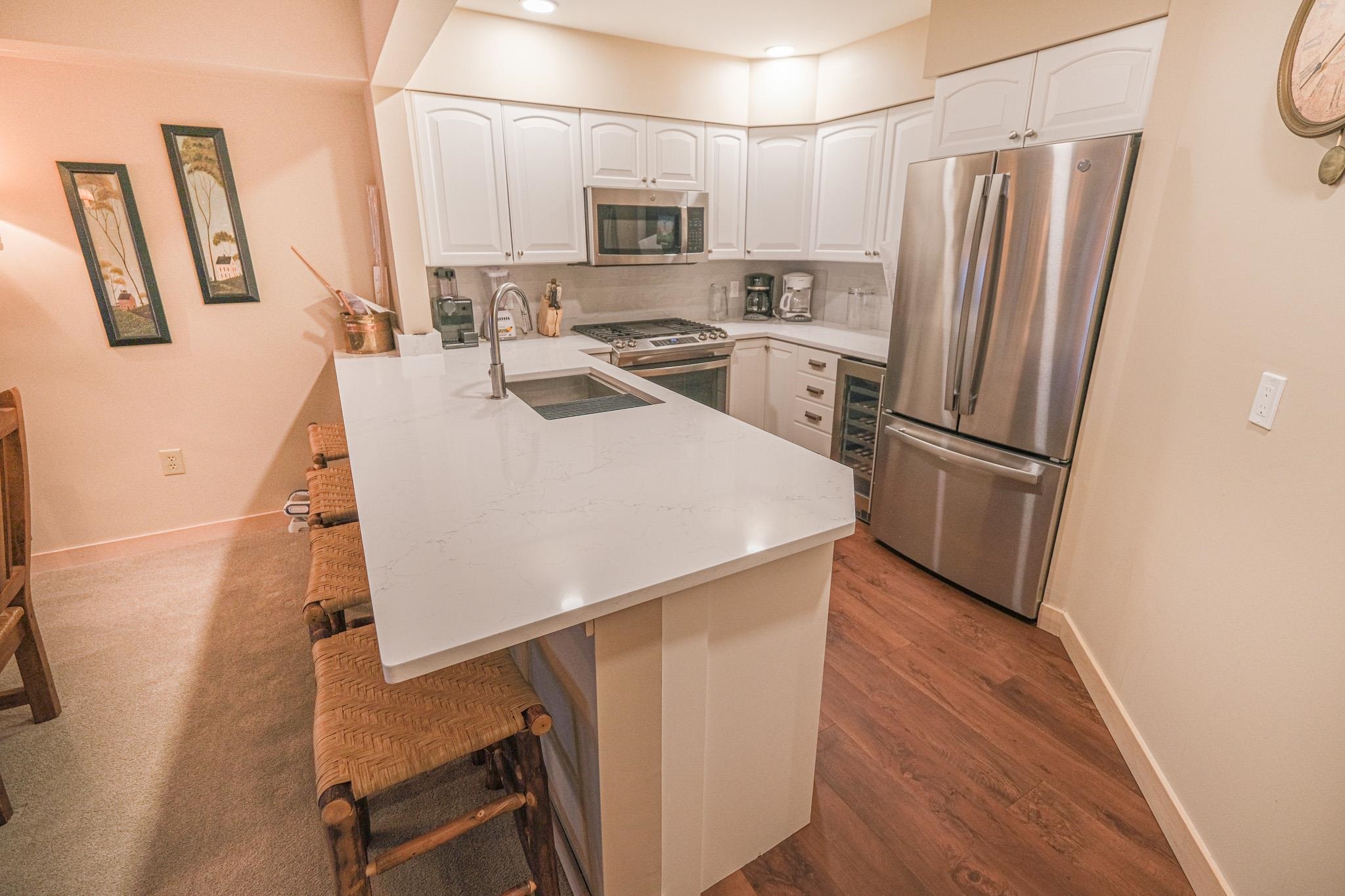 117 Ledgewood Road Unit: F4 w/ Garage