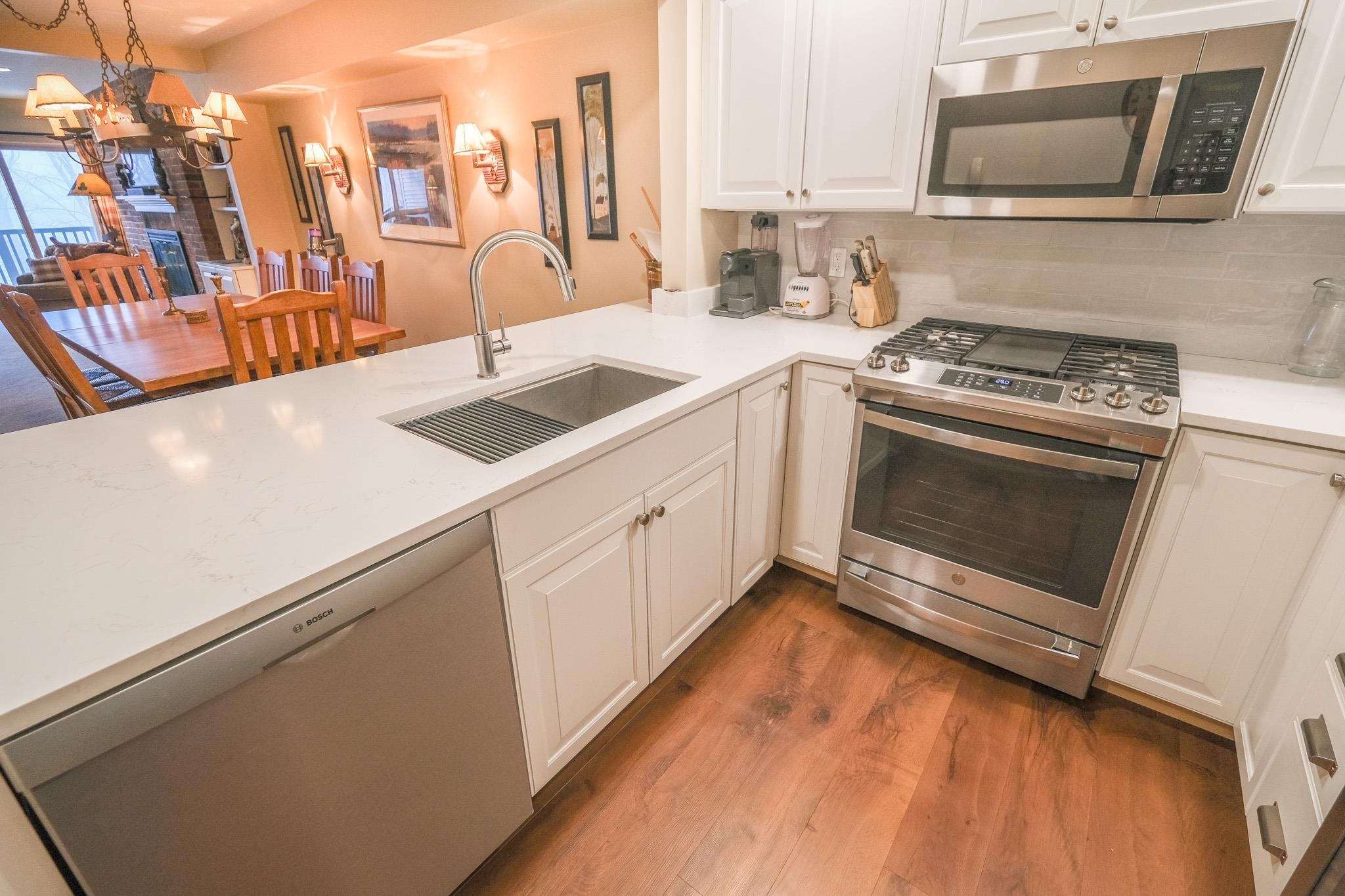 117 Ledgewood Road Unit: F4 w/ Garage