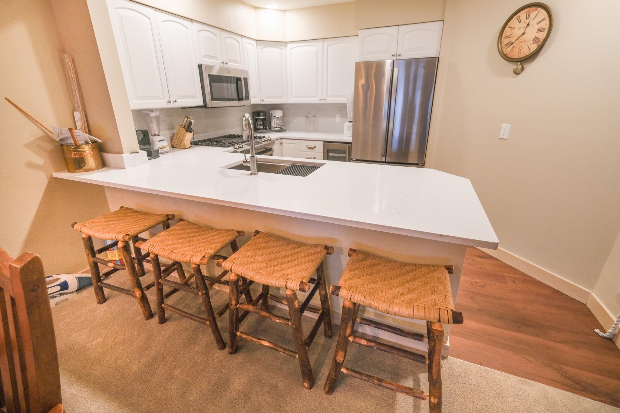 117 Ledgewood Road Unit: F4 w/ Garage