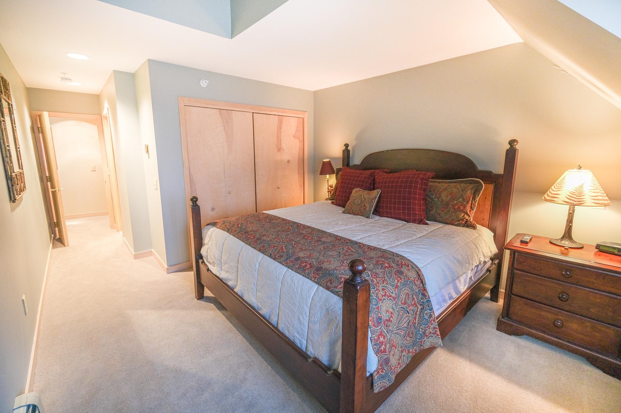 117 Ledgewood Road Unit: F4 w/ Garage