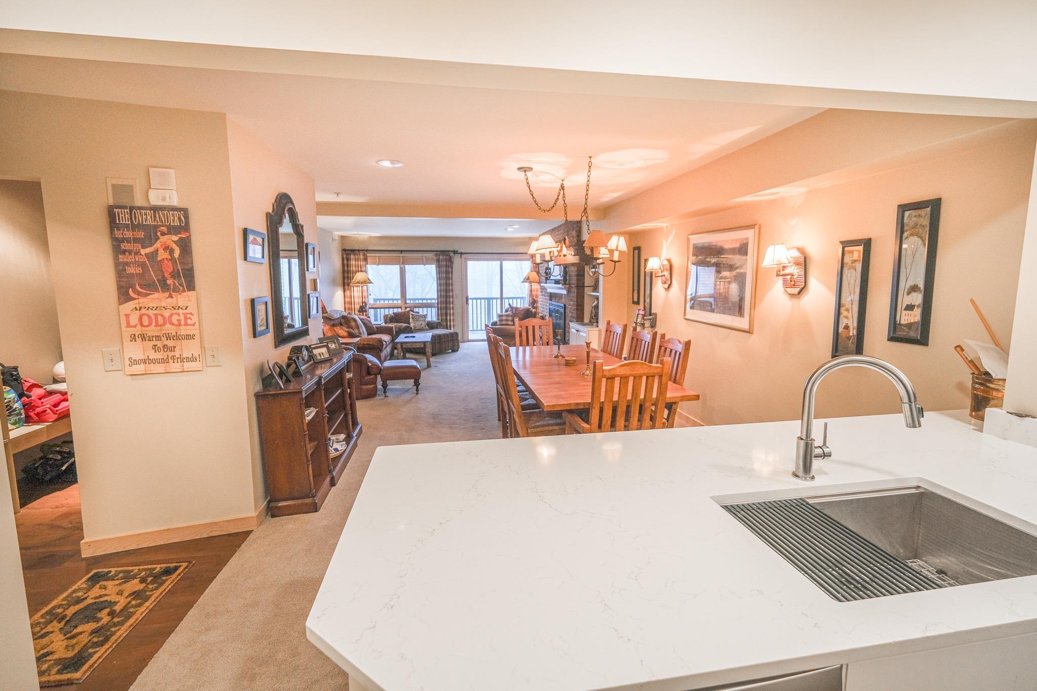 117 Ledgewood Road Unit: F4 w/ Garage