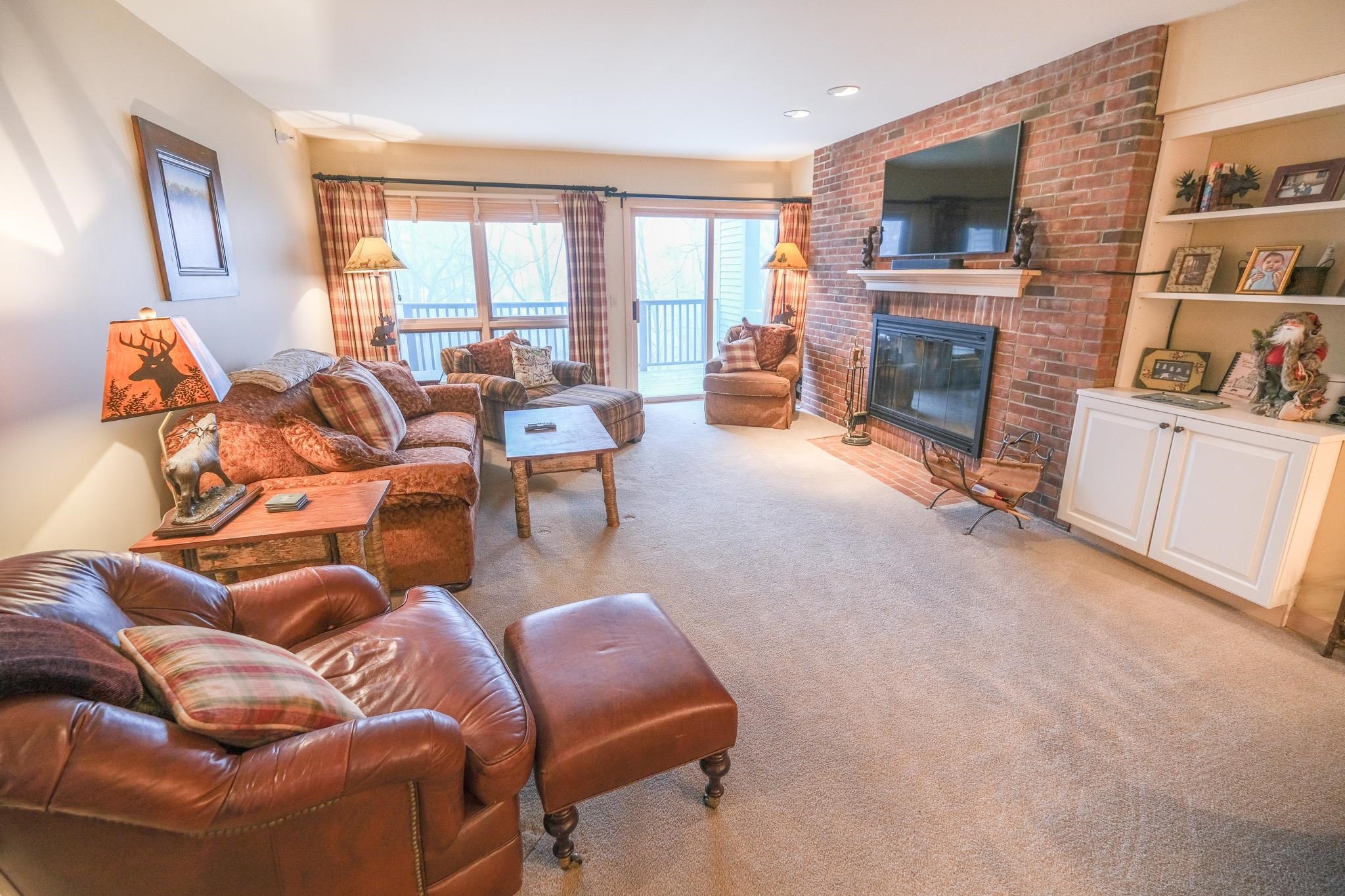 117 Ledgewood Road Unit: F4 w/ Garage