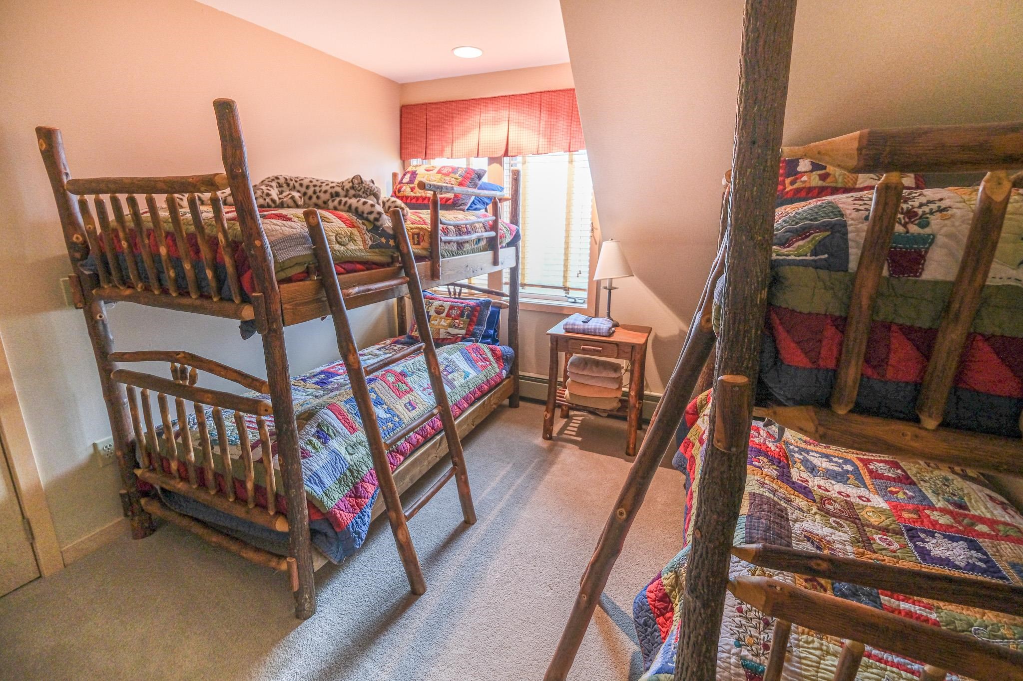 117 Ledgewood Road Unit: F4 w/ Garage