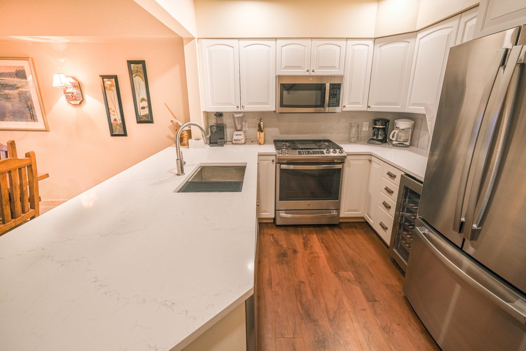 117 Ledgewood Road Unit: F4 w/ Garage