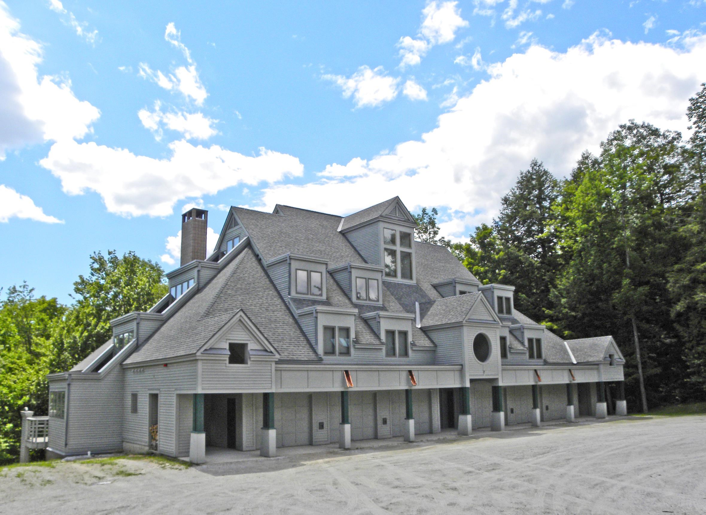 117 Ledgewood Road Unit: F4 w/ Garage