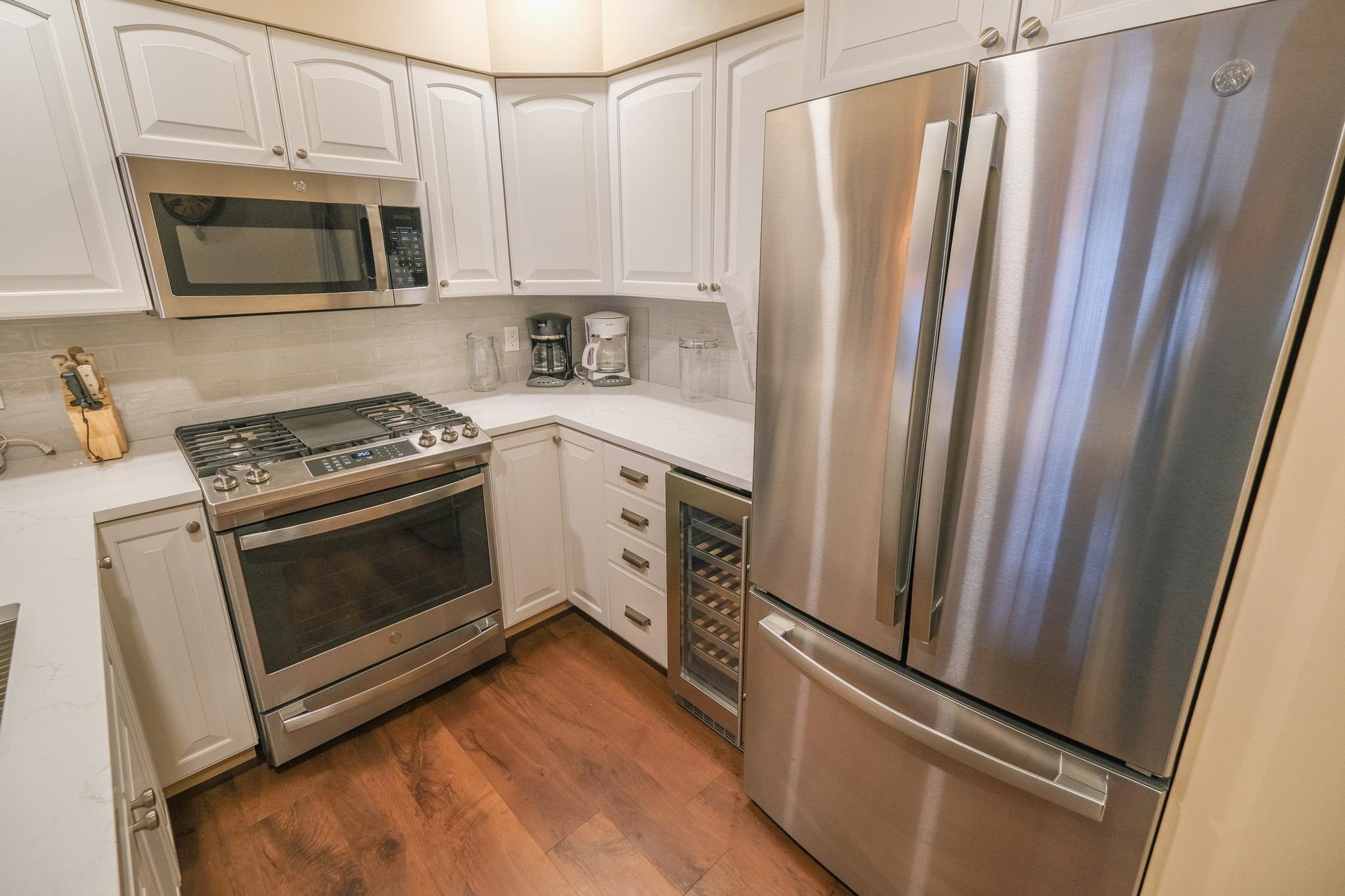 117 Ledgewood Road Unit: F4 w/ Garage