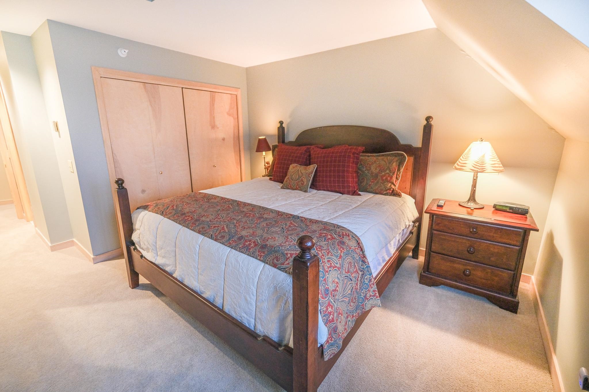 117 Ledgewood Road Unit: F4 w/ Garage