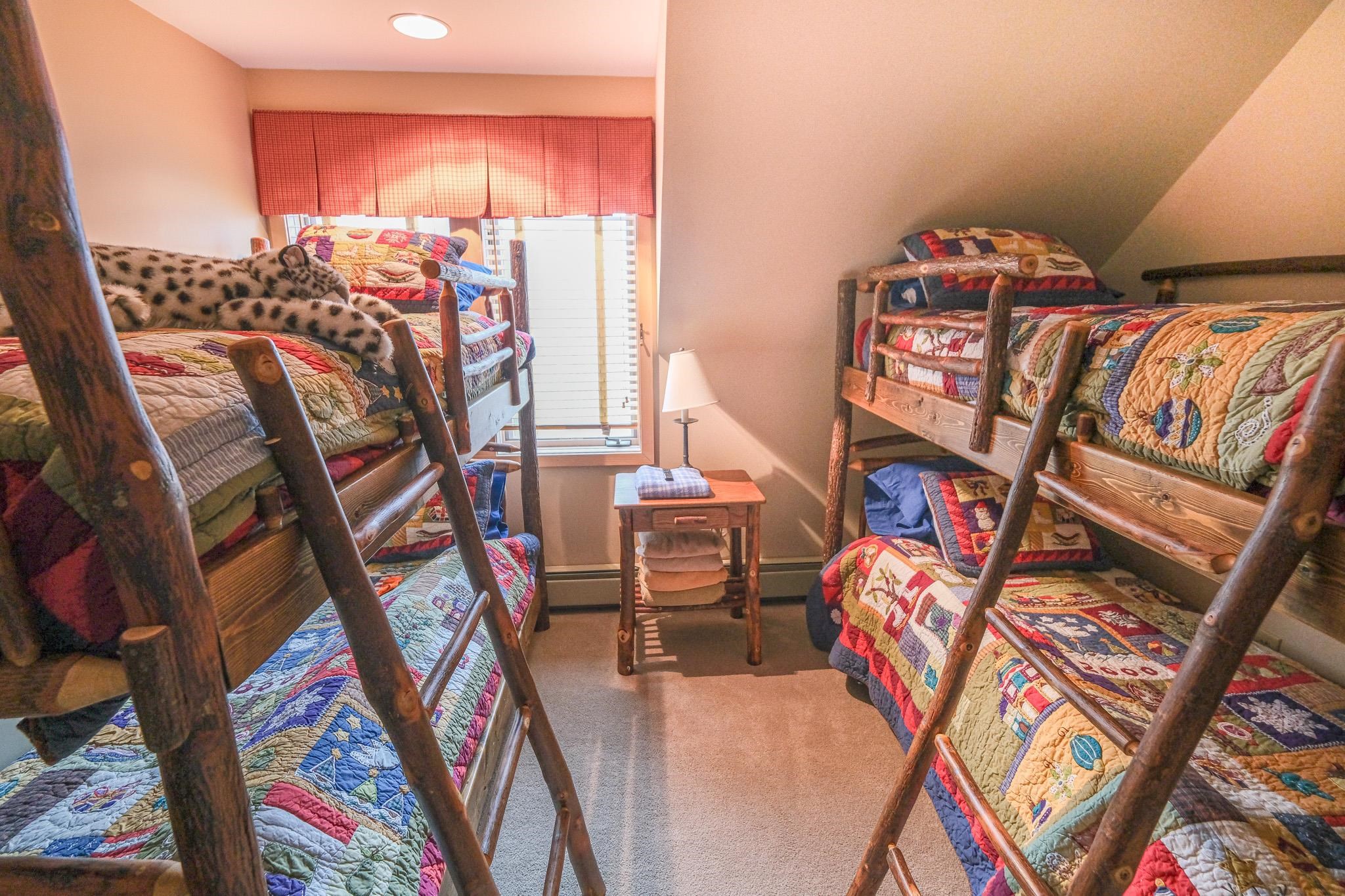 117 Ledgewood Road Unit: F4 w/ Garage