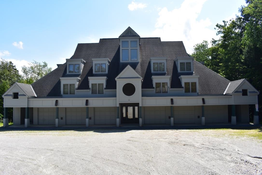 117 Ledgewood Road Unit: F4 w/ Garage