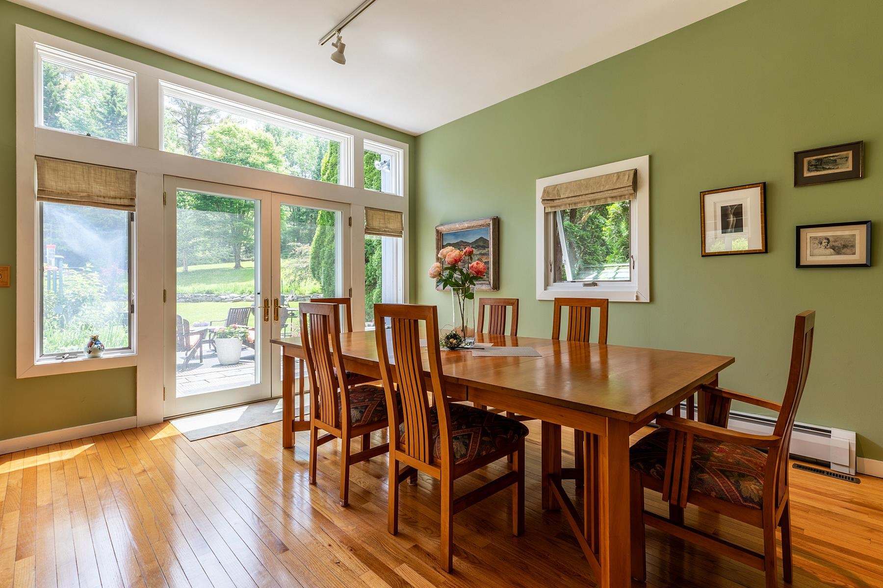 1042 Landgrove Road