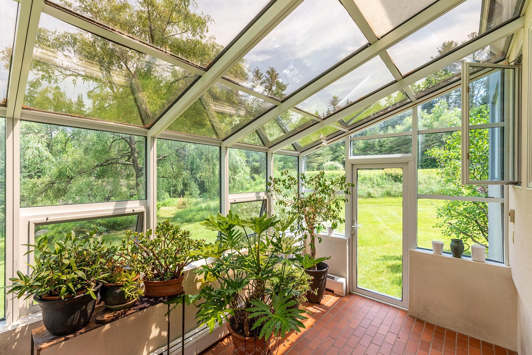 1042 Landgrove Road