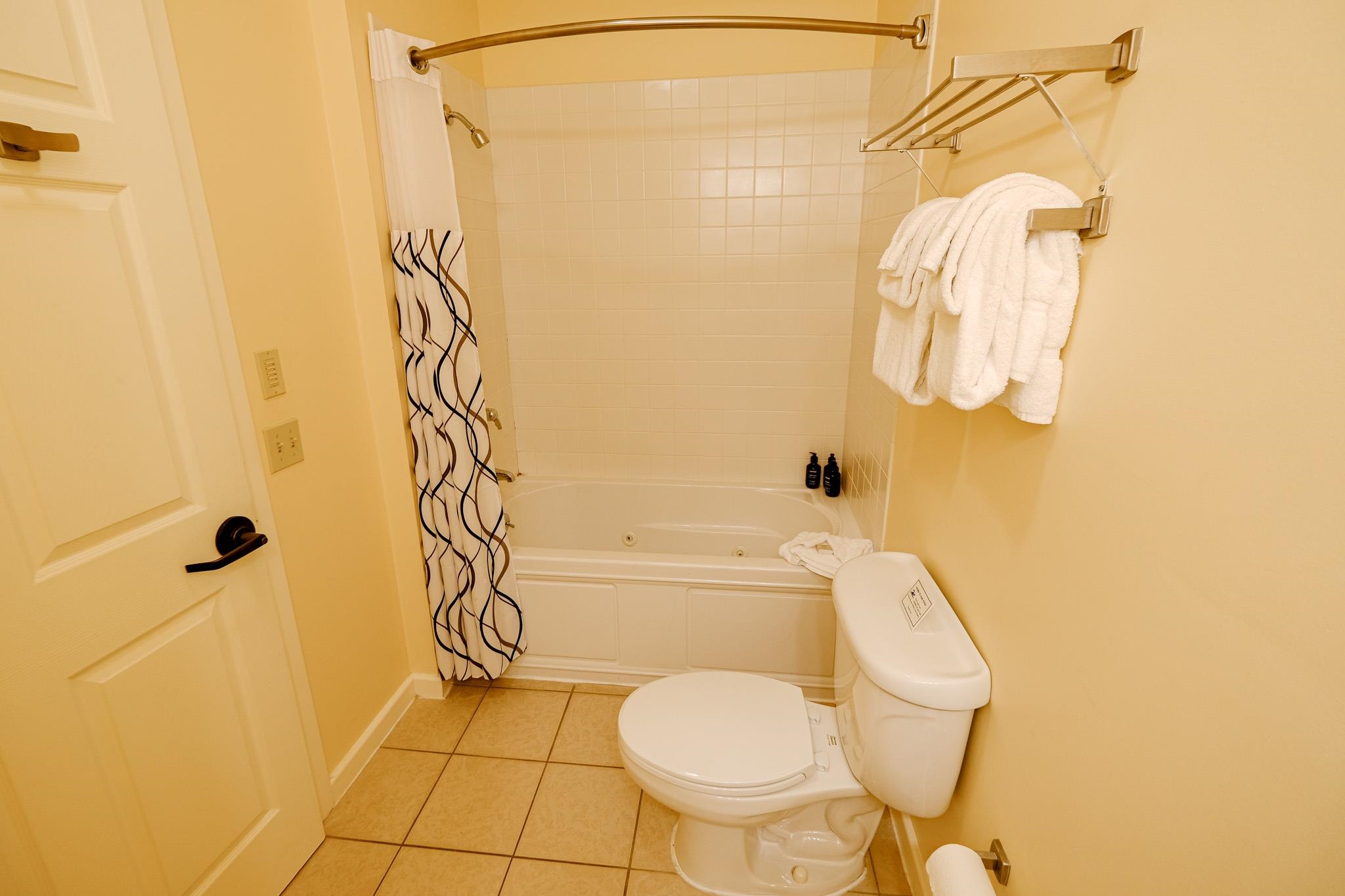 318/320 QII Jackson Gore Inn Unit: 318/320 QII