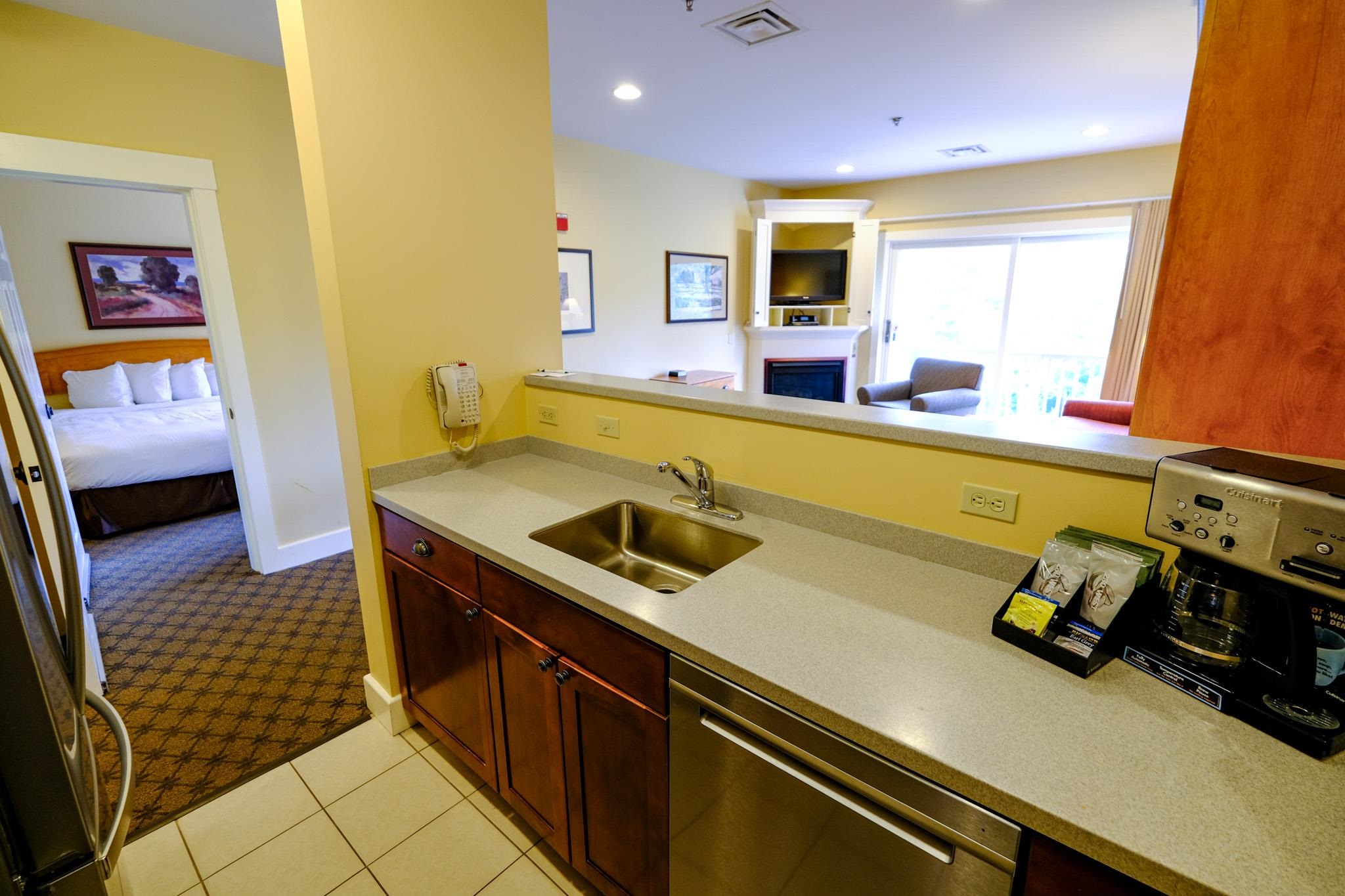 318/320 QII Jackson Gore Inn Unit: 318/320 QII