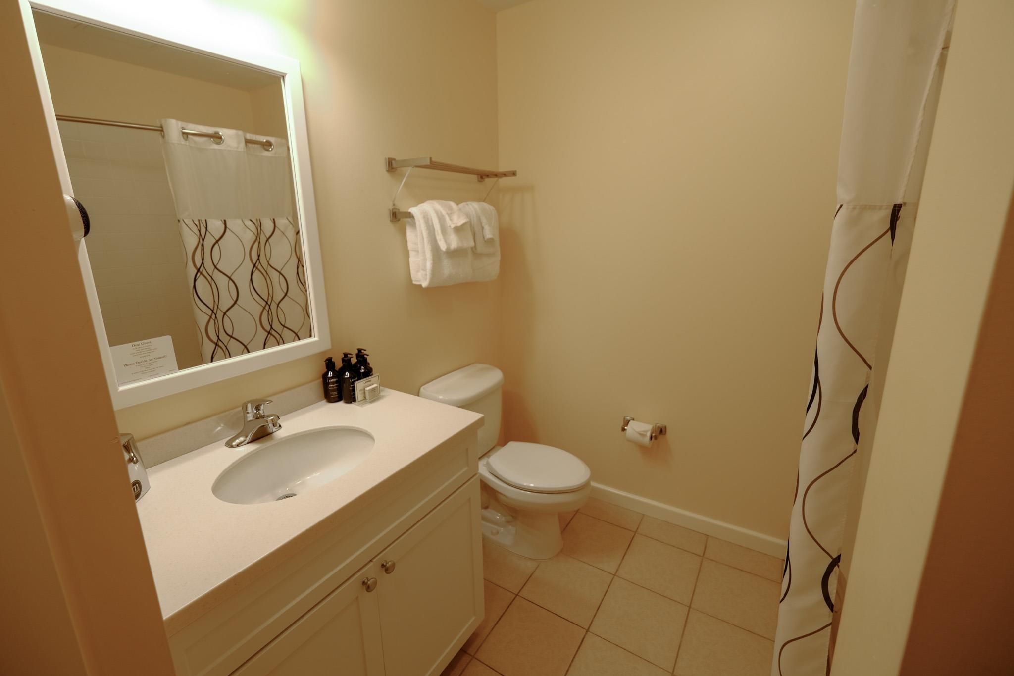 318/320 QII Jackson Gore Inn Unit: 318/320 QII