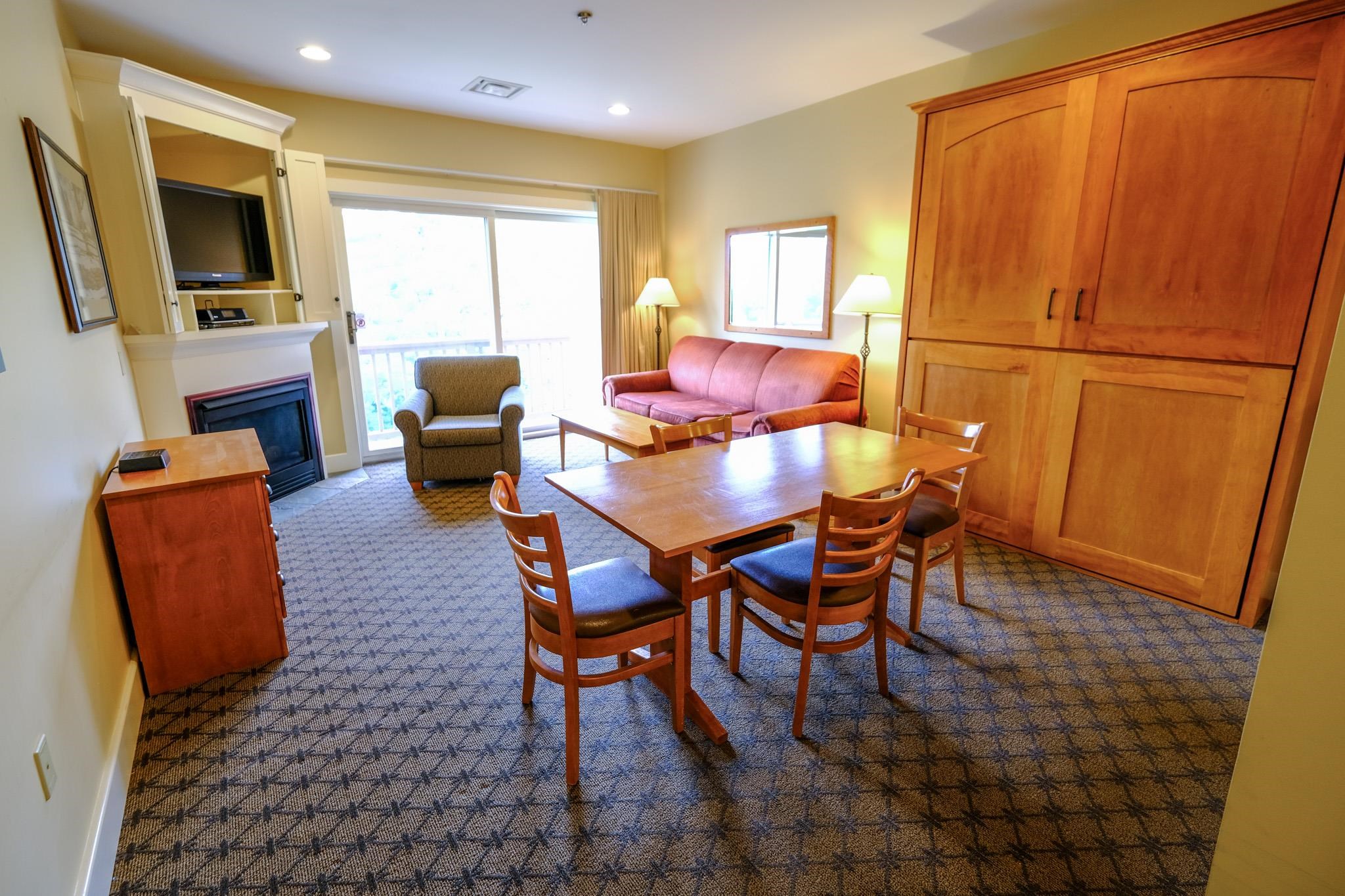 318/320 QII Jackson Gore Inn Unit: 318/320 QII