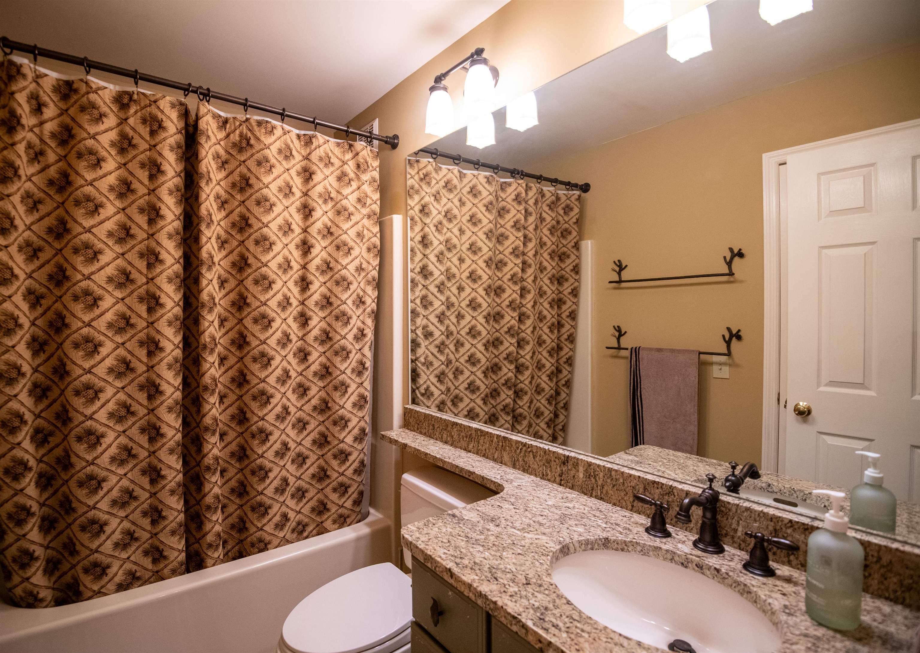 22 Harrison Lane Unit: L-203