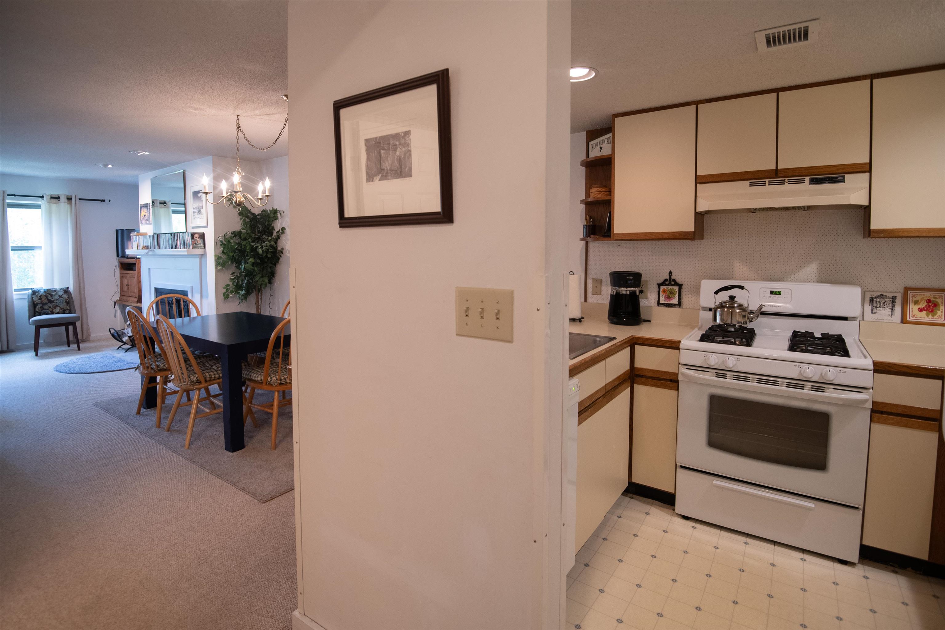 19 White Loop Unit: A-203