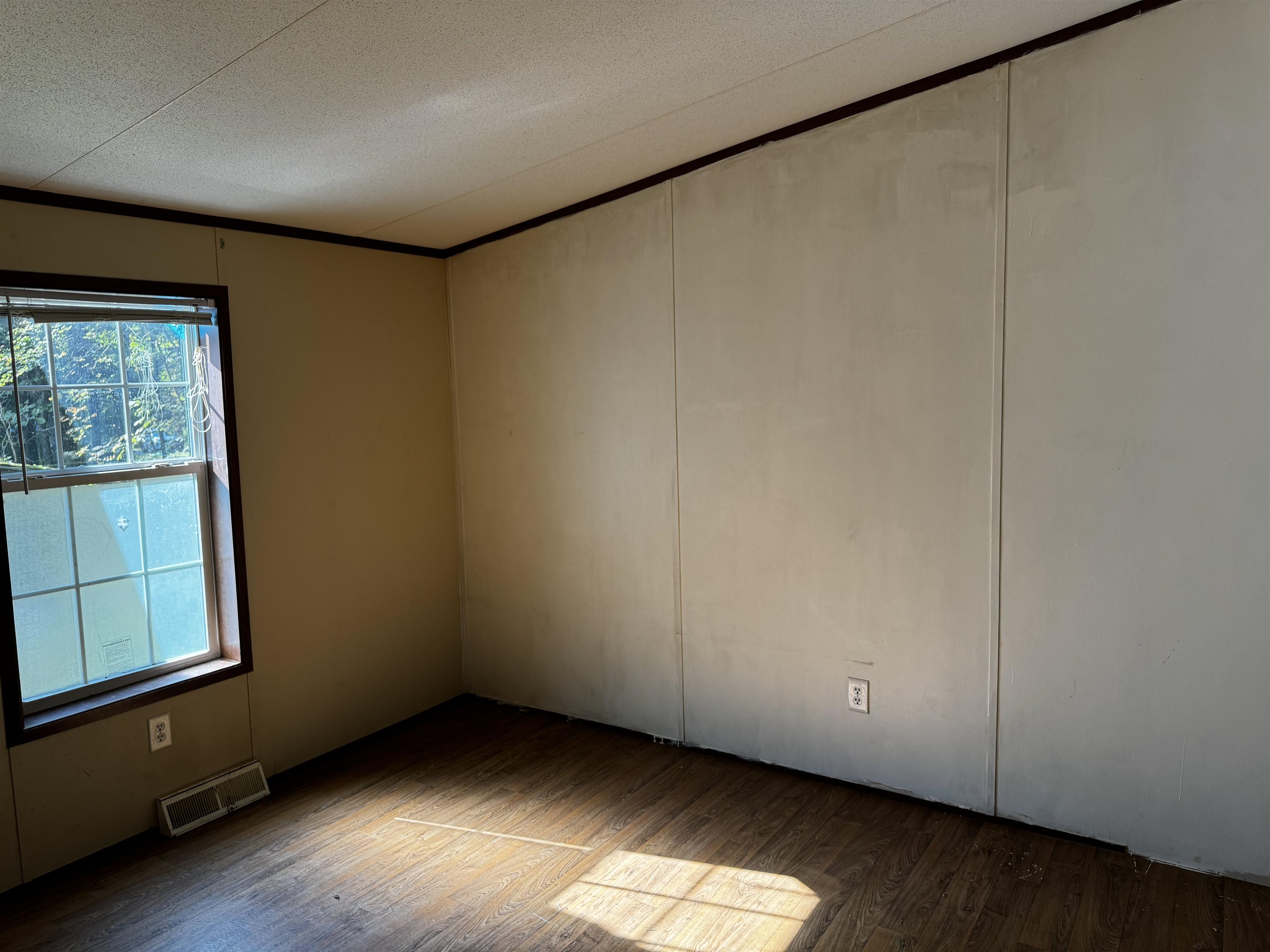 1011 Knapp Pond Road