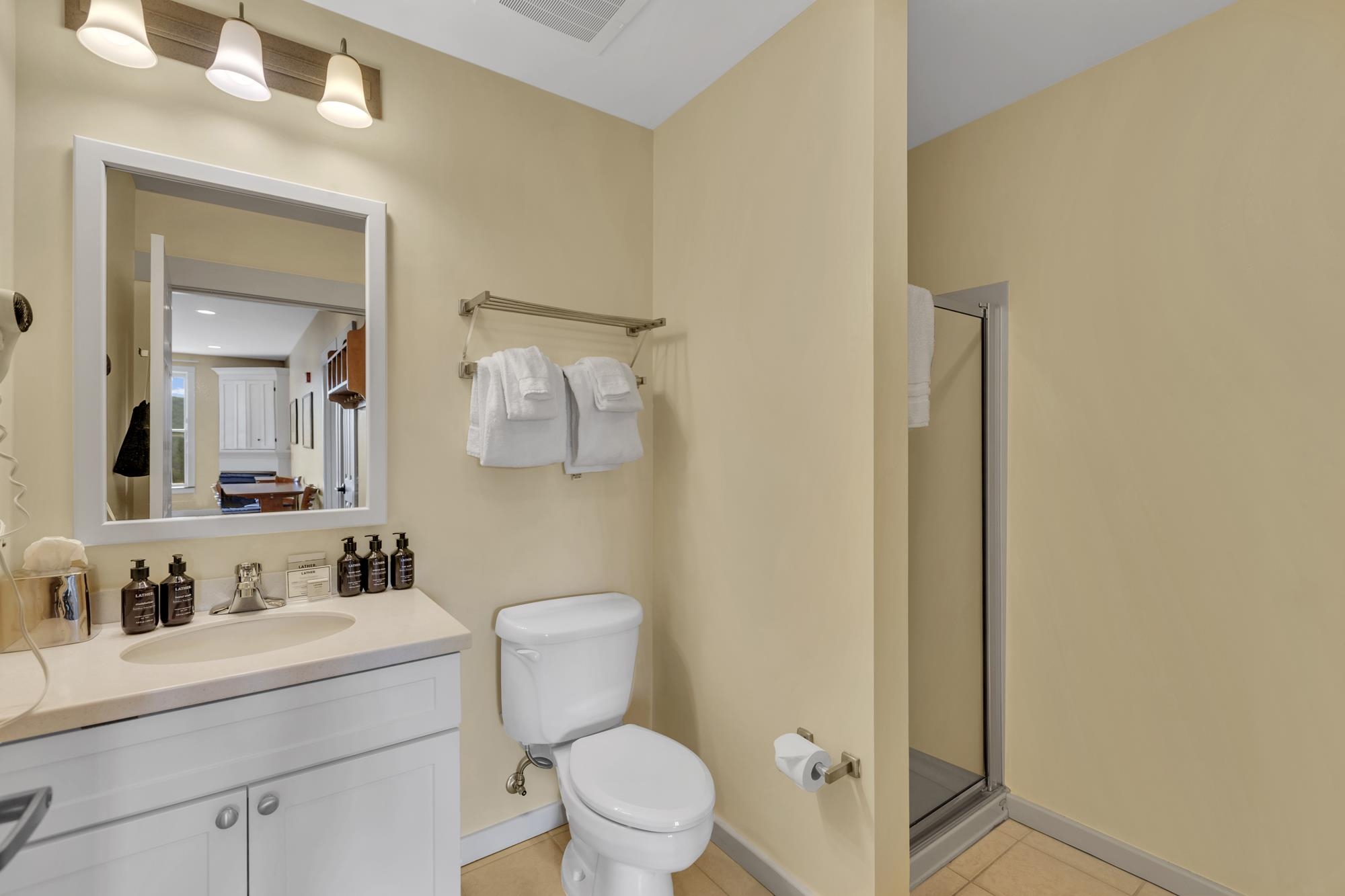 418 Q2 Jackson Gore Inn Unit: 418 QII