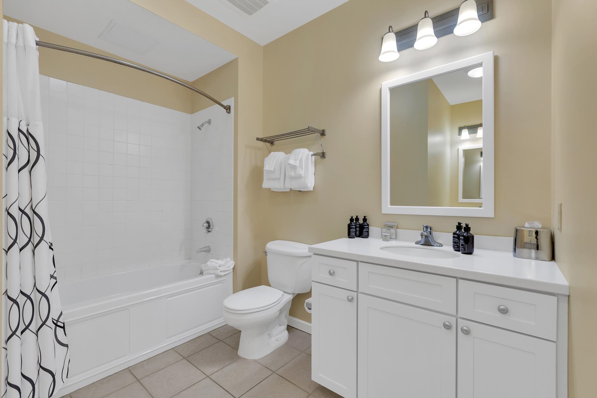 418 Q2 Jackson Gore Inn Unit: 418 QII