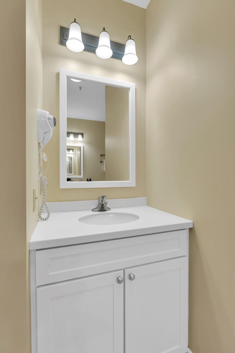 418 Q2 Jackson Gore Inn Unit: 418 QII